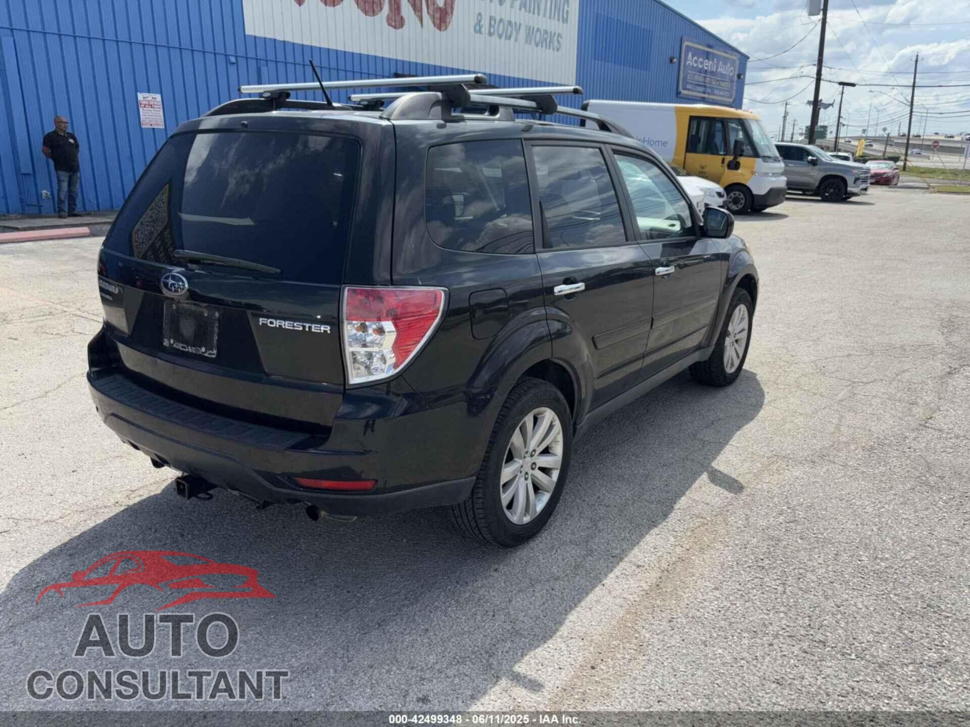 SUBARU FORESTER 2011 - JF2SHBDC2BH700917