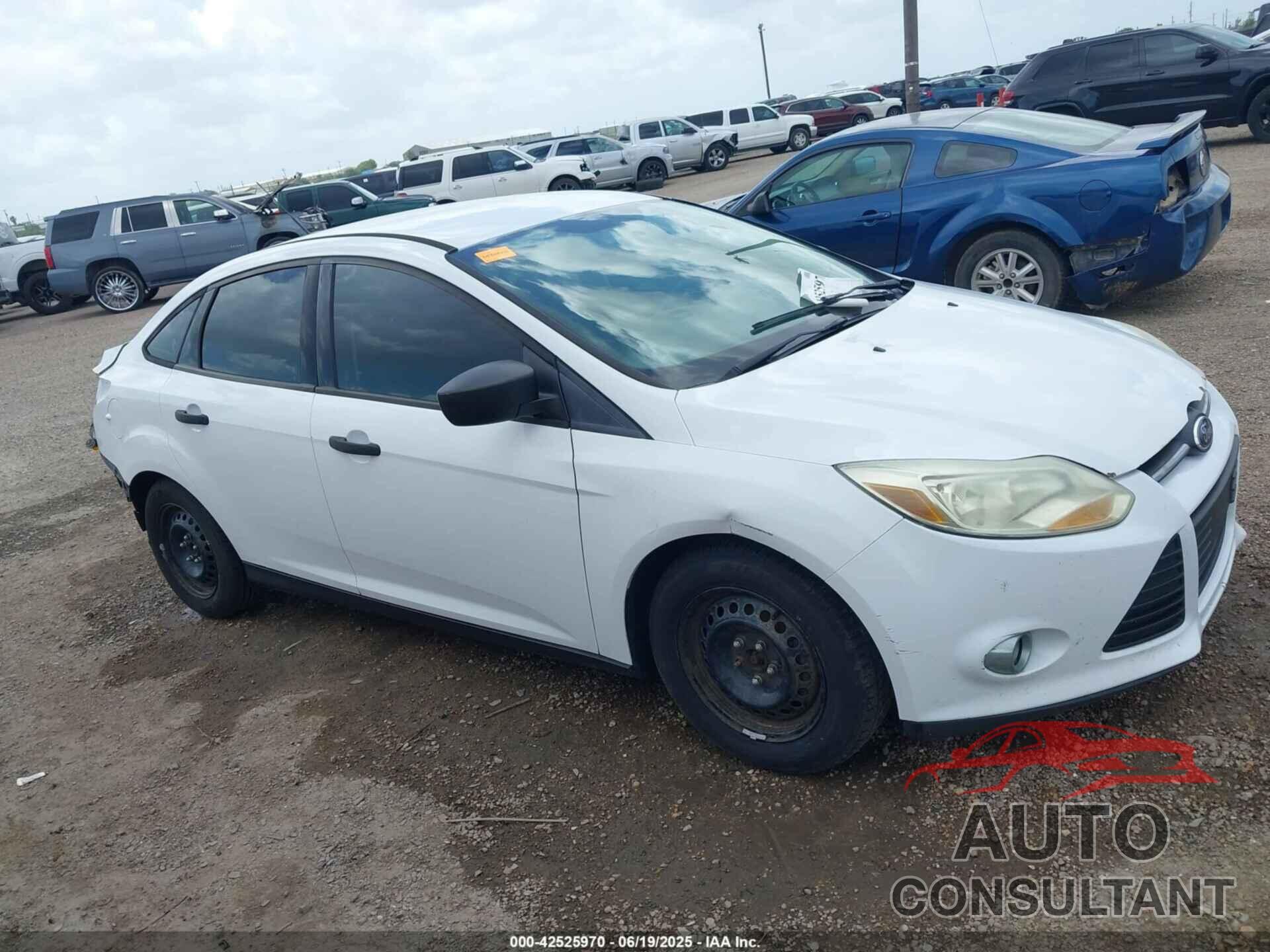 FORD FOCUS 2014 - 1FADP3E28EL293764
