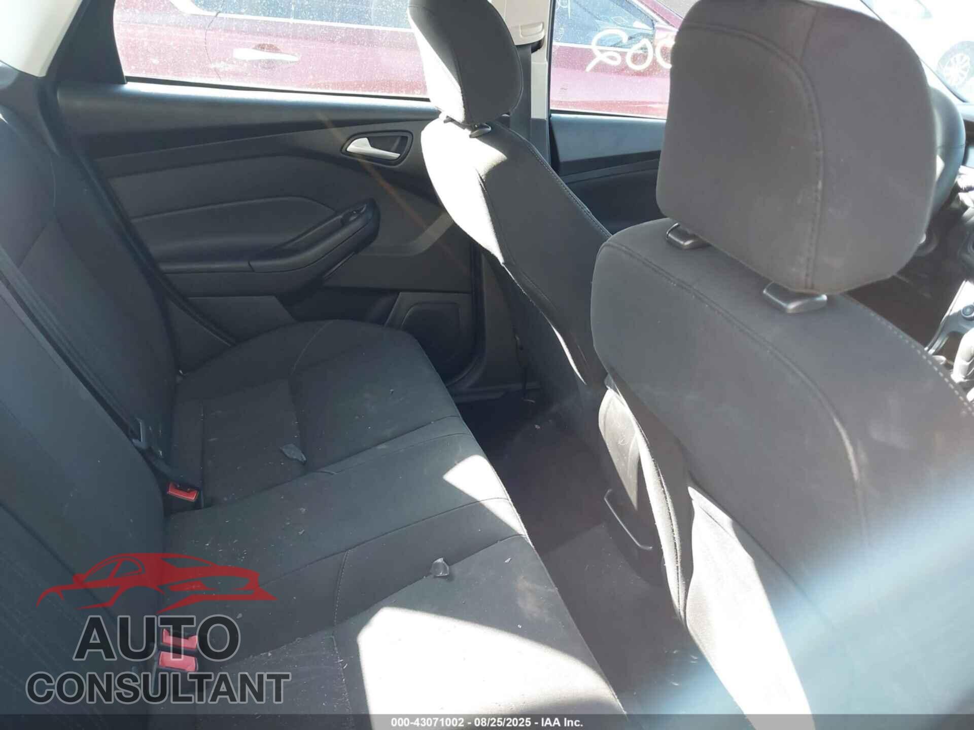 FORD FOCUS 2016 - 1FADP3F28GL217785