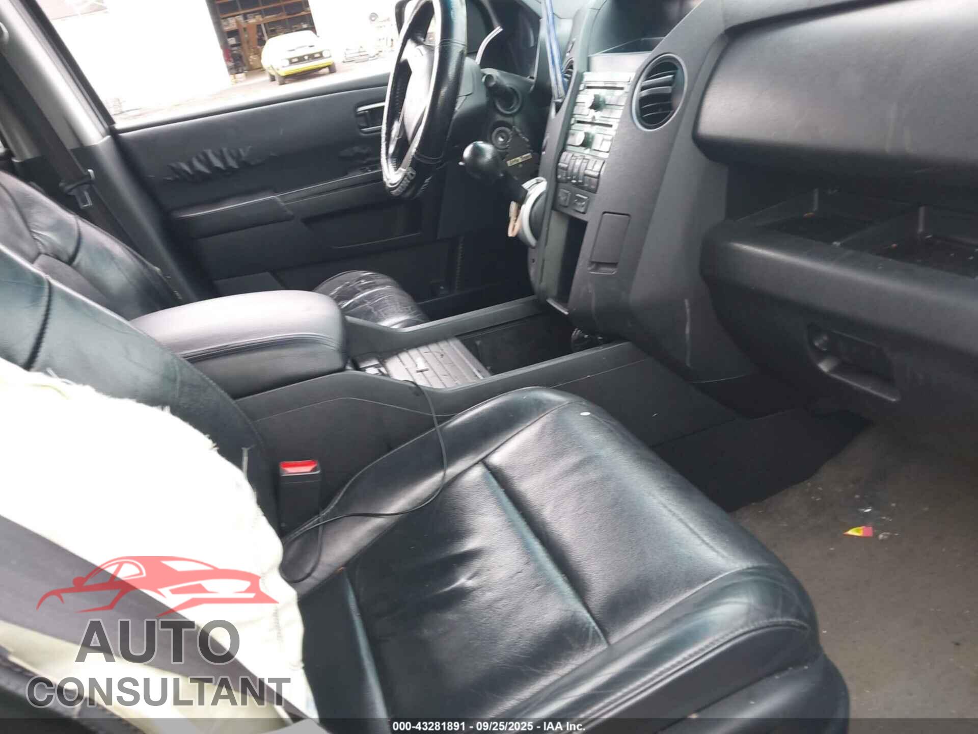 HONDA PILOT 2011 - 5FNYF4H67BB020672