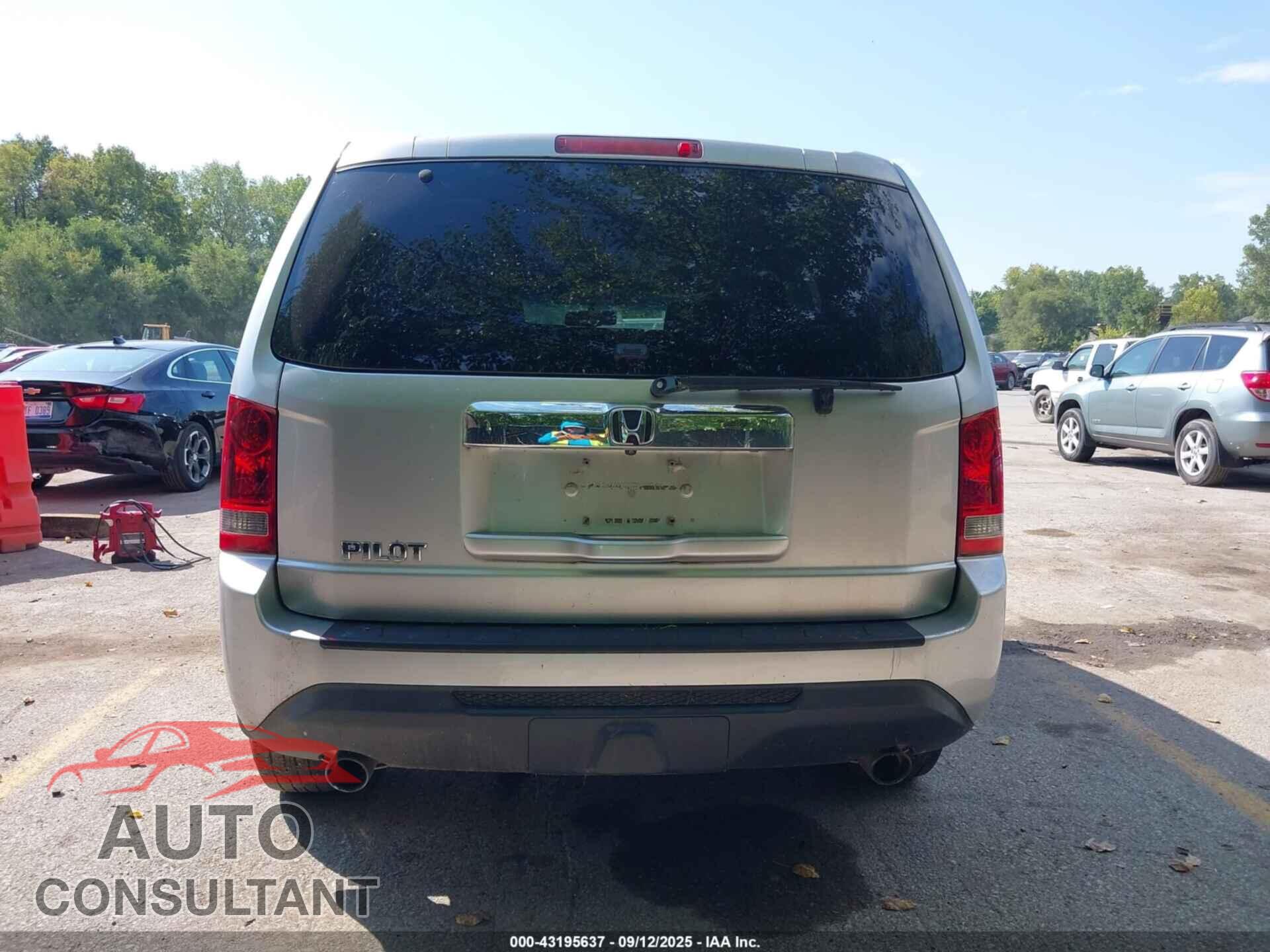 HONDA PILOT 2013 - 5FNYF3H50DB033168