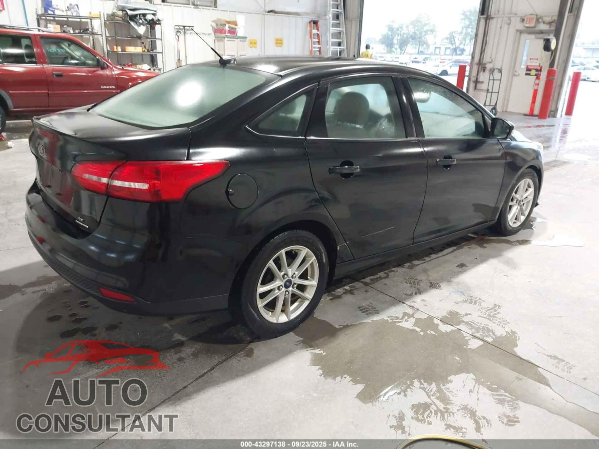 FORD FOCUS 2016 - 1FADP3F25GL271027
