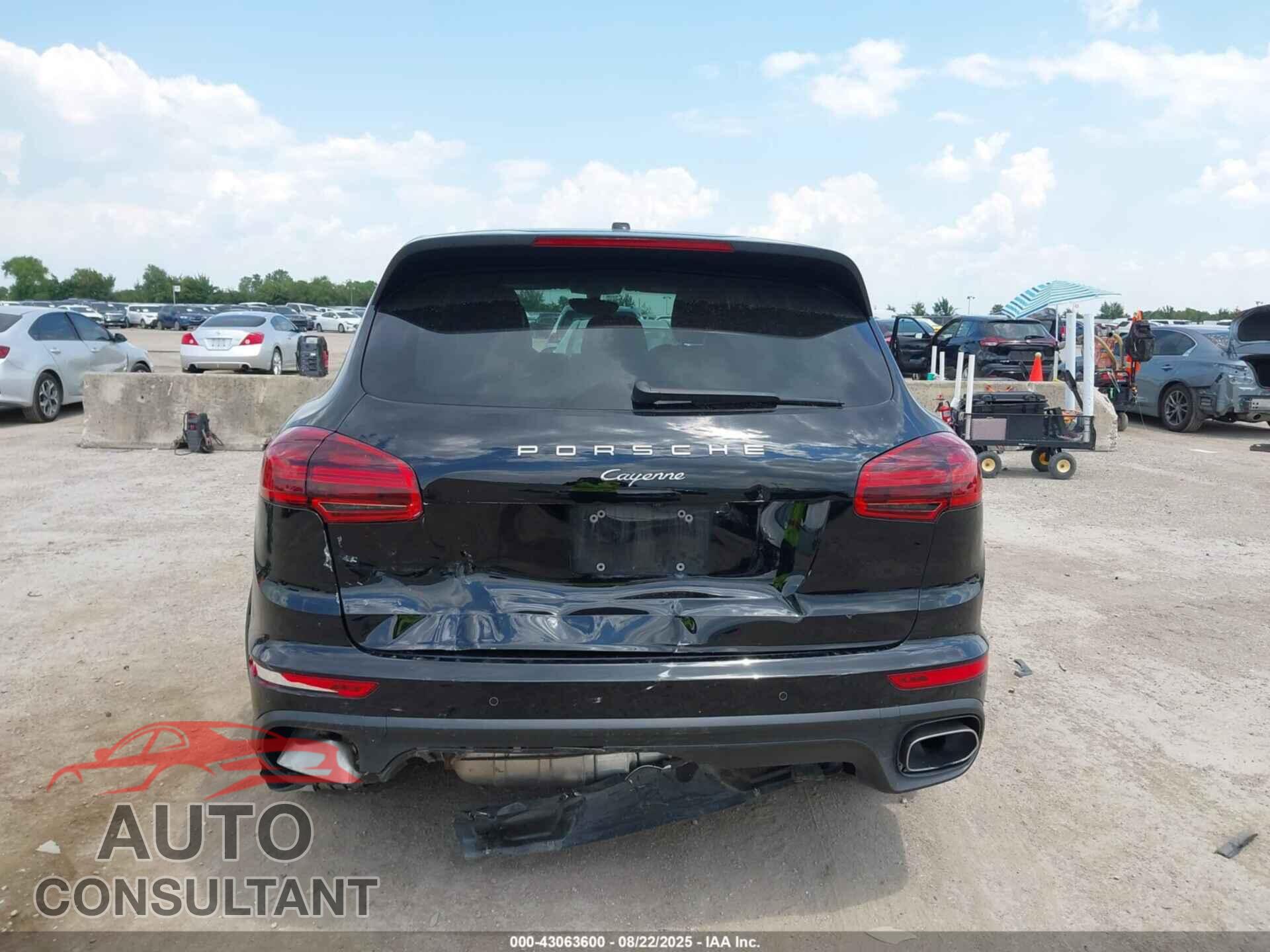PORSCHE CAYENNE 2016 - WP1AA2A21GLA10847