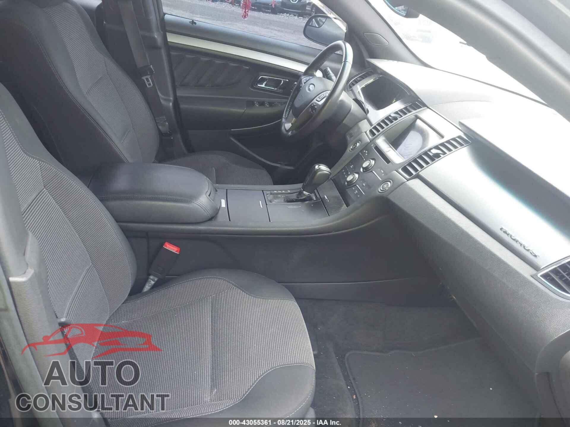 FORD TAURUS 2017 - 1FAHP2E80HG105350