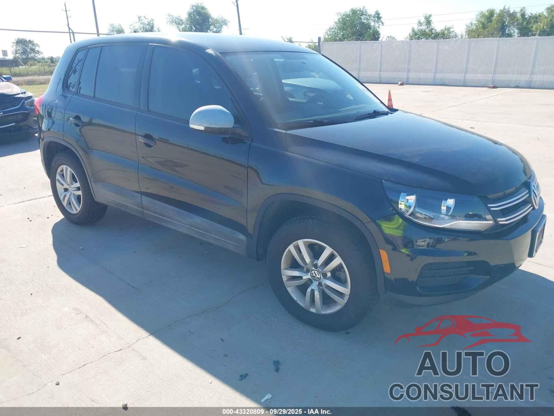 VOLKSWAGEN TIGUAN 2013 - WVGAV7AX5DW518565