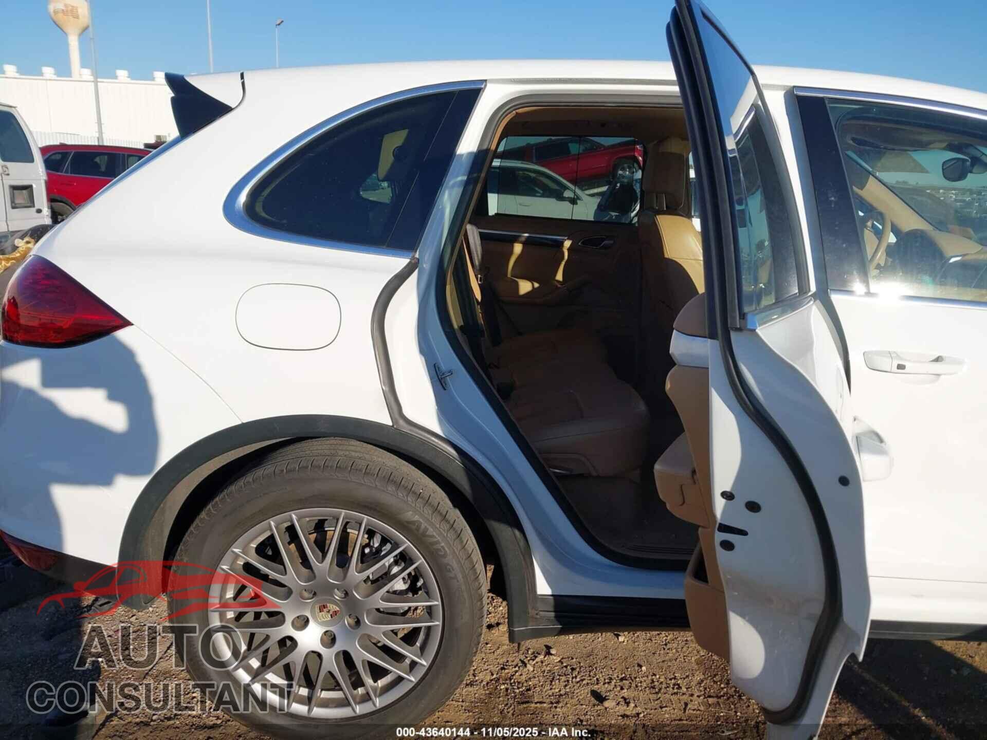 PORSCHE CAYENNE 2013 - WP1AA2A23DLA03457