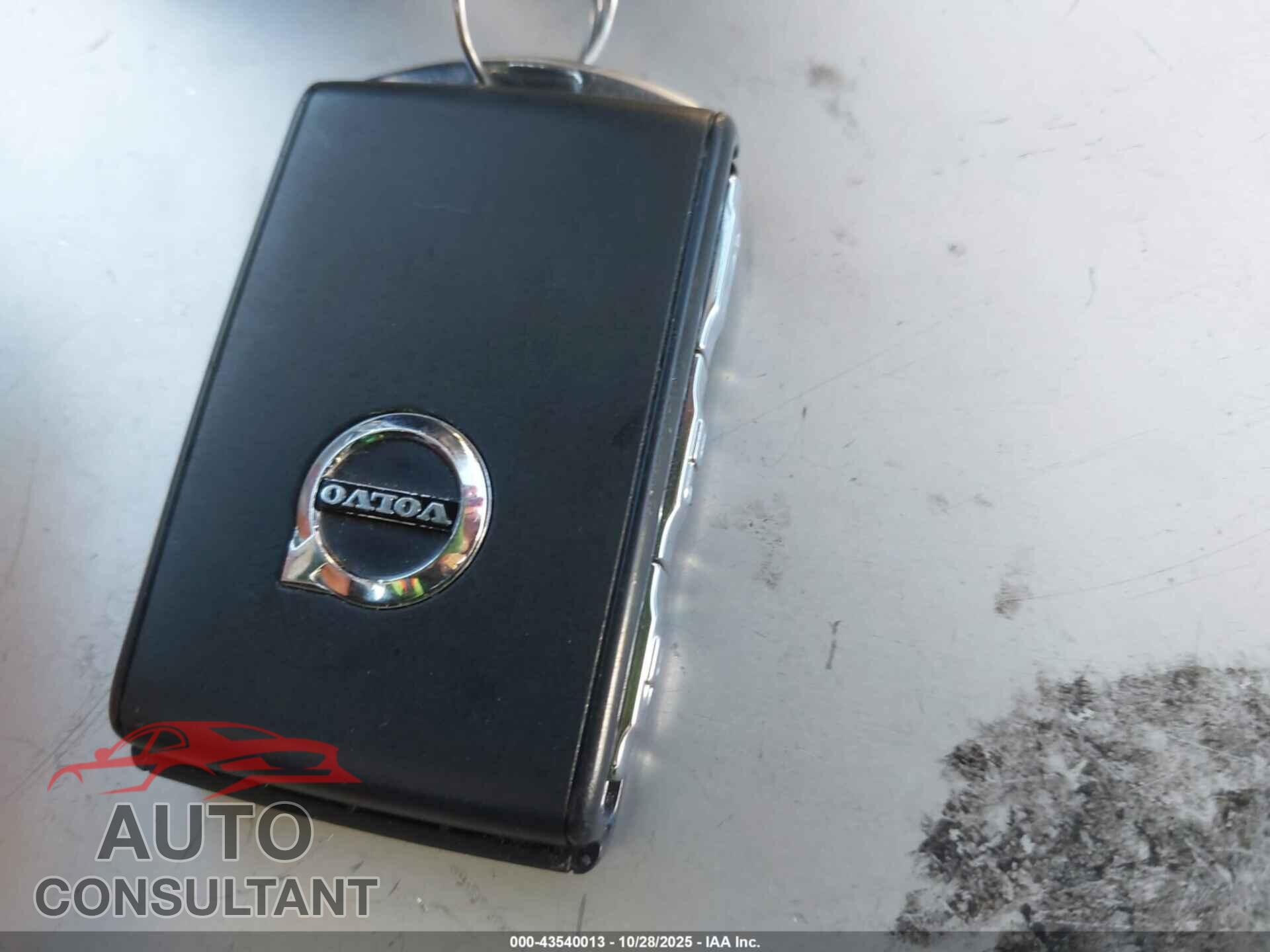VOLVO S90 2017 - YV1A22MK7H1005718