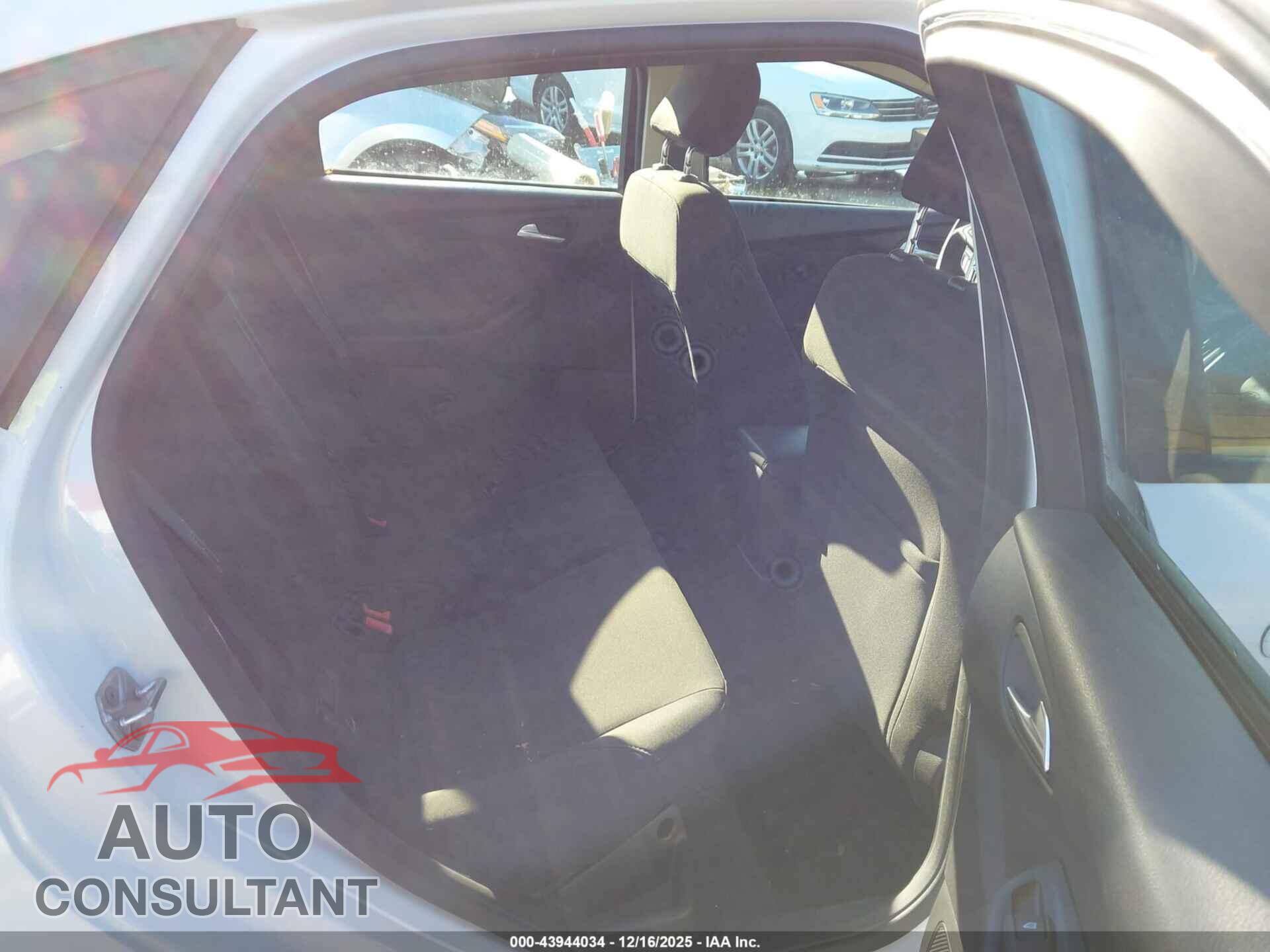 FORD FOCUS 2016 - 1FADP3F21GL402647