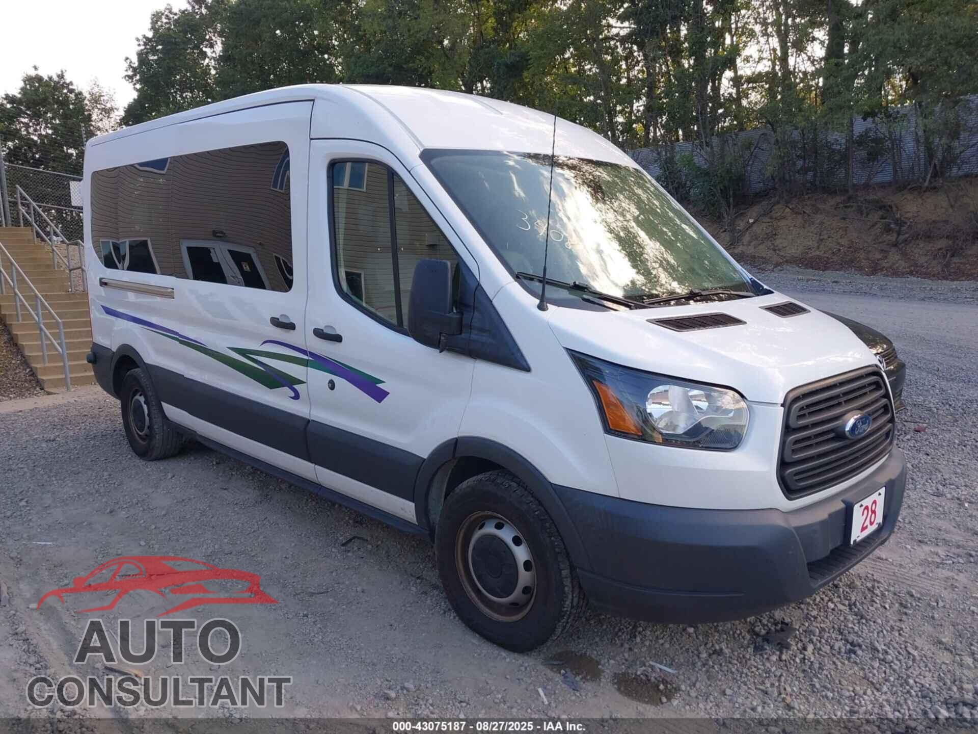 FORD TRANSIT-150 2017 - 1FTYE2CM1HKB43408