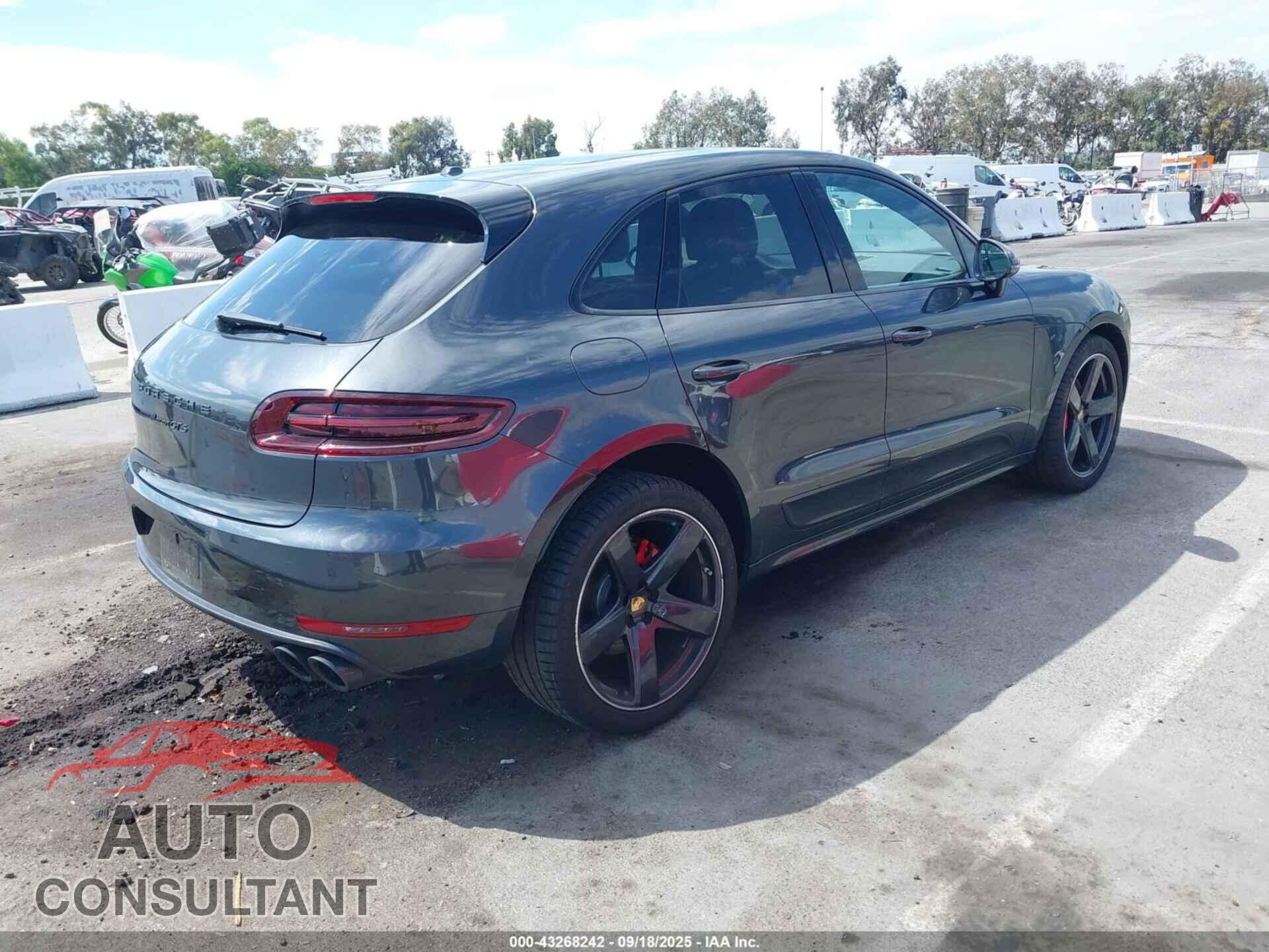 PORSCHE MACAN 2017 - WP1AG2A51HLB51007