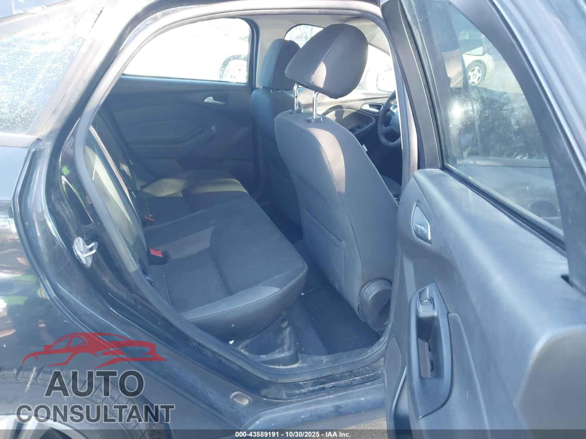 FORD FOCUS 2014 - 1FADP3F21EL215647