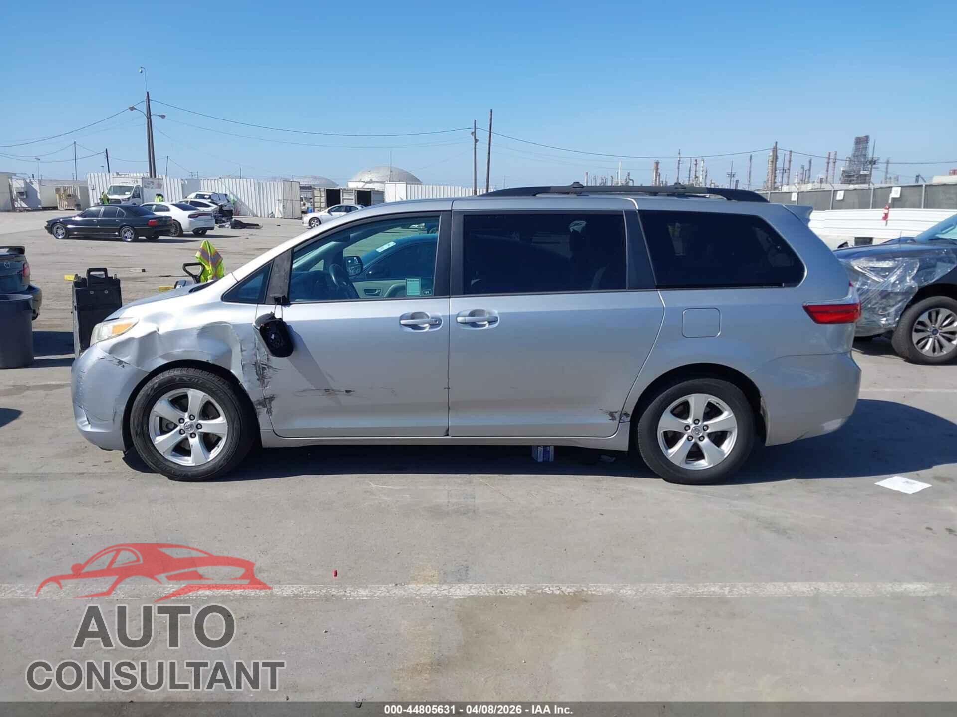 TOYOTA SIENNA 2017 - 5TDKZ3DC5HS834603