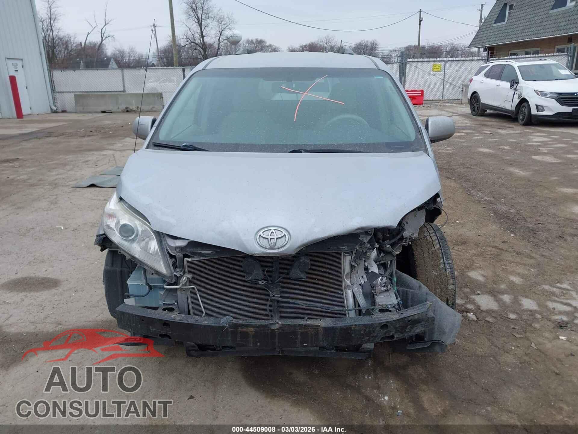 TOYOTA SIENNA 2013 - 5TDKK3DC8DS293965