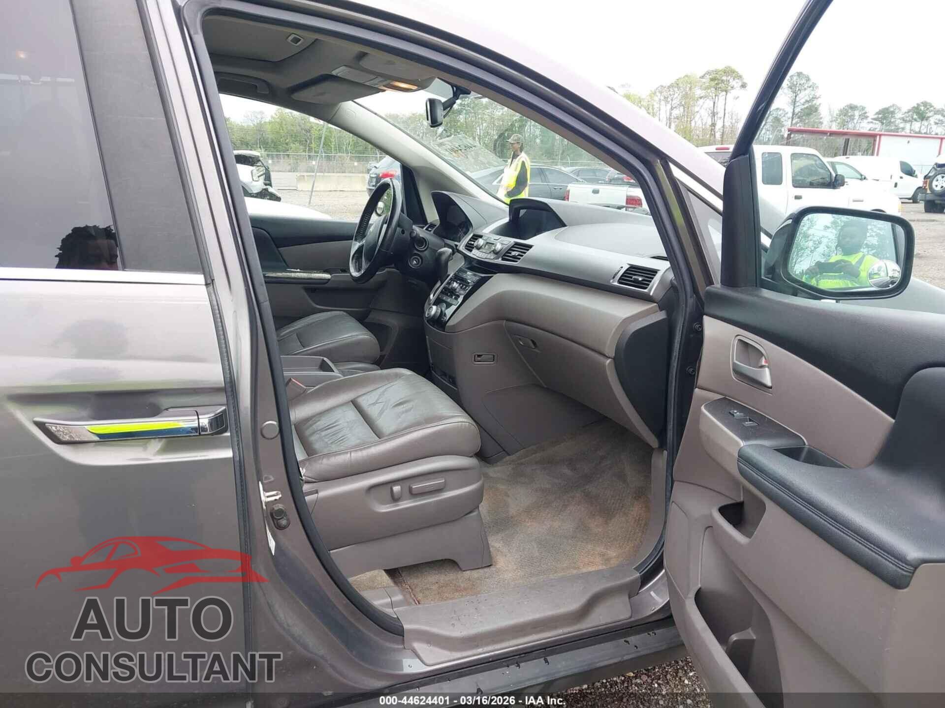 HONDA ODYSSEY 2013 - 5FNRL5H66DB030261