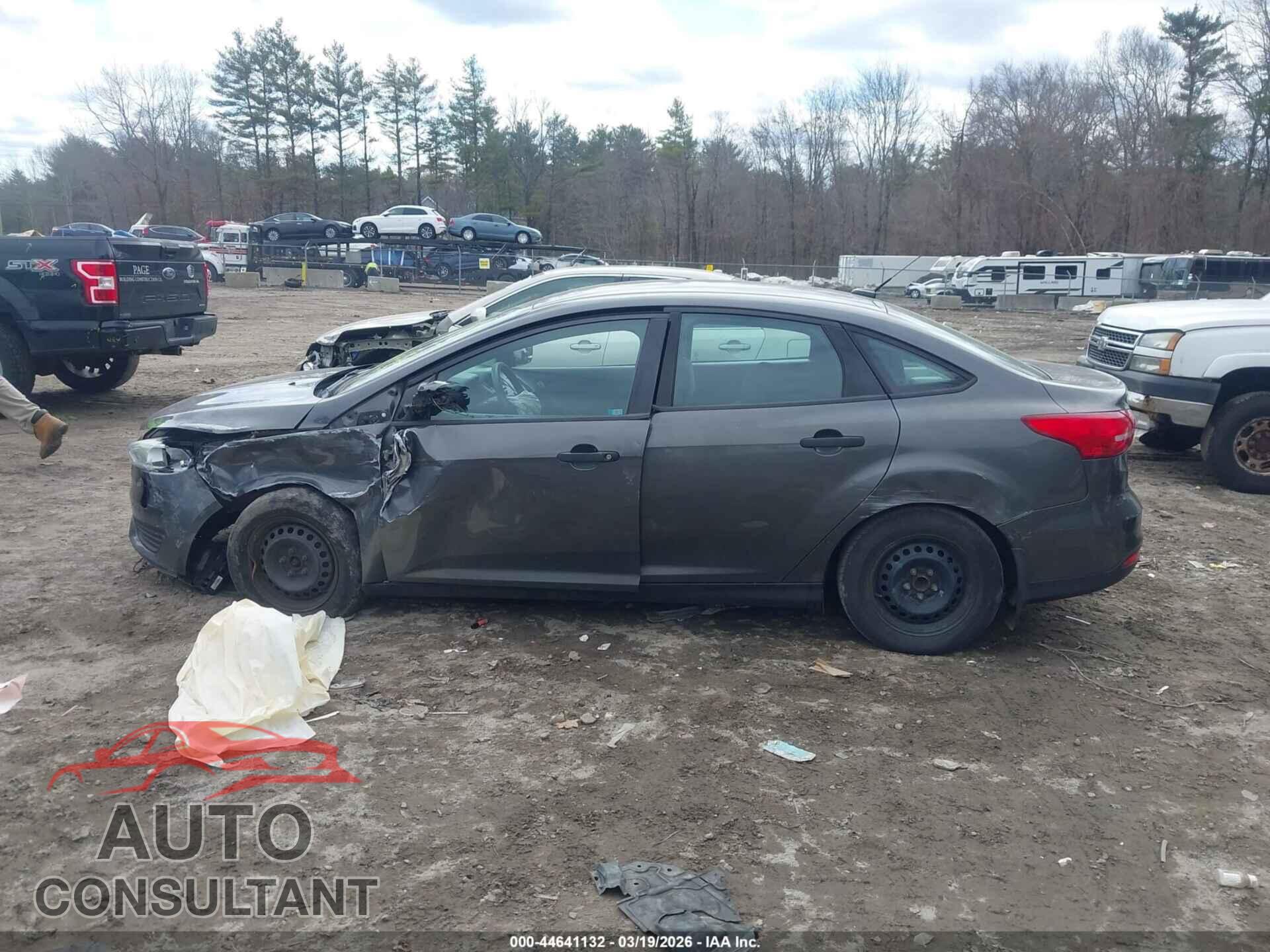 FORD FOCUS 2016 - 1FADP3E24GL256410