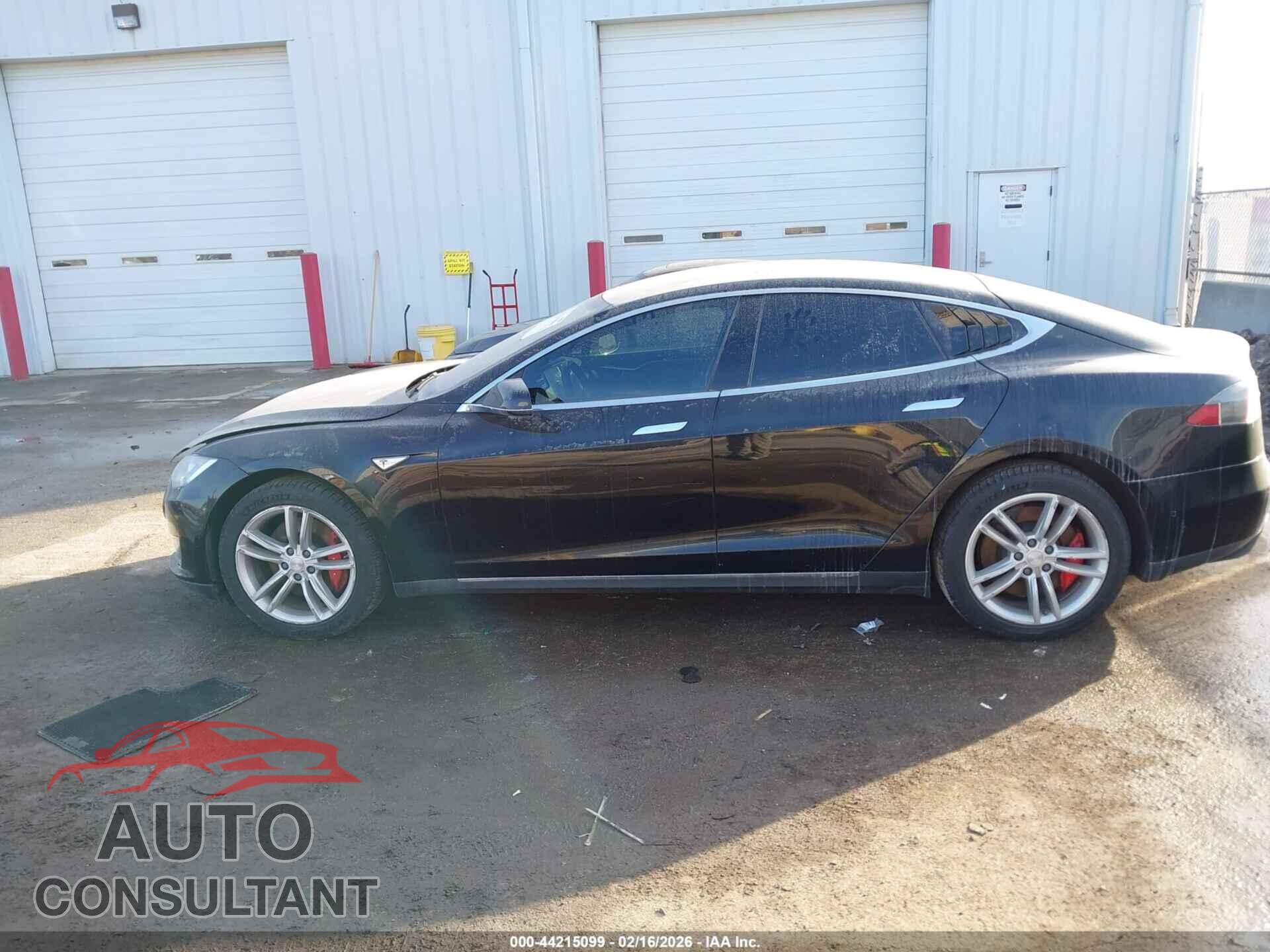 TESLA MODEL S 2015 - 5YJSA1E48FF111929