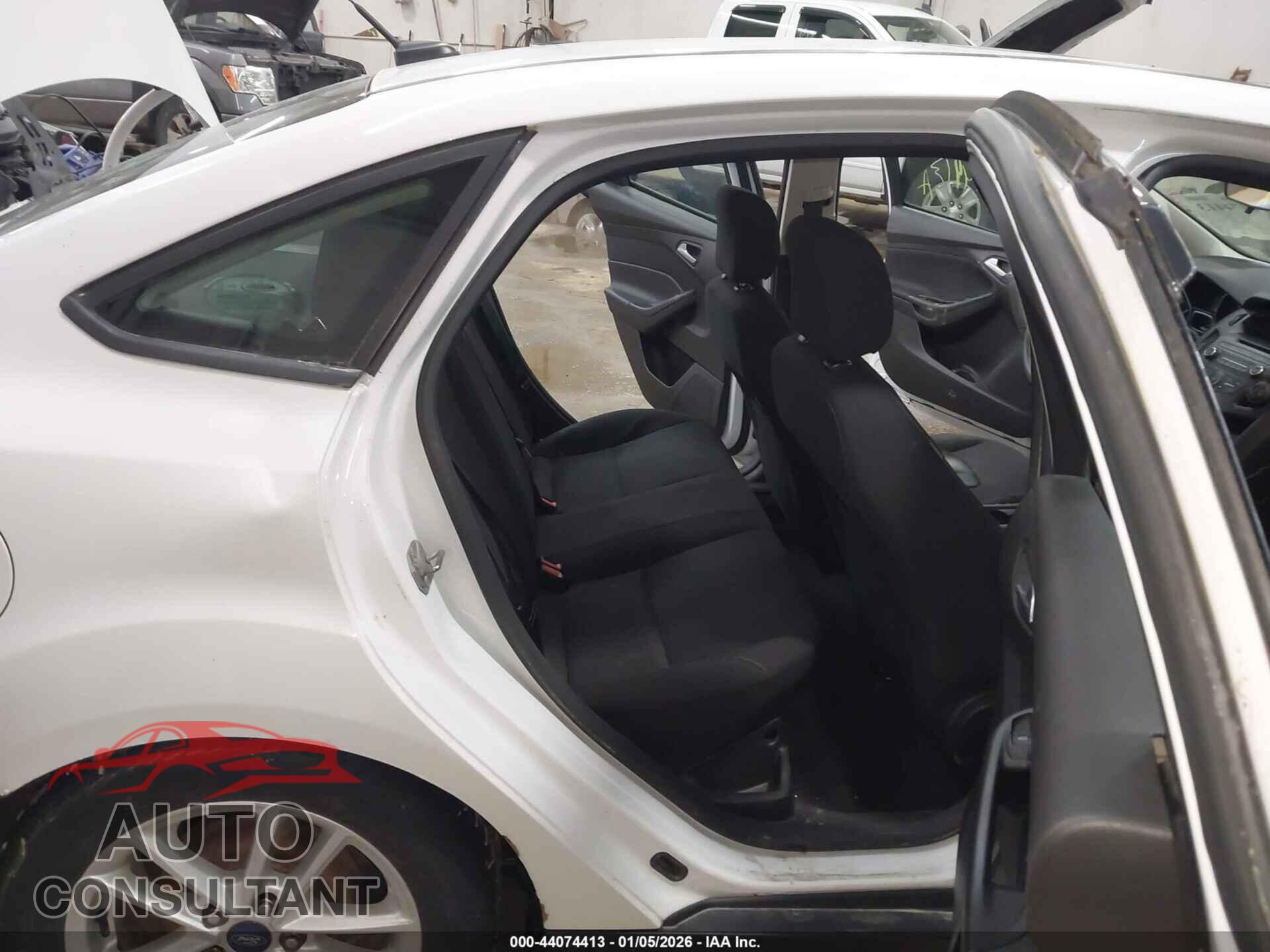 FORD FOCUS 2015 - 1FADP3F2XFL346674