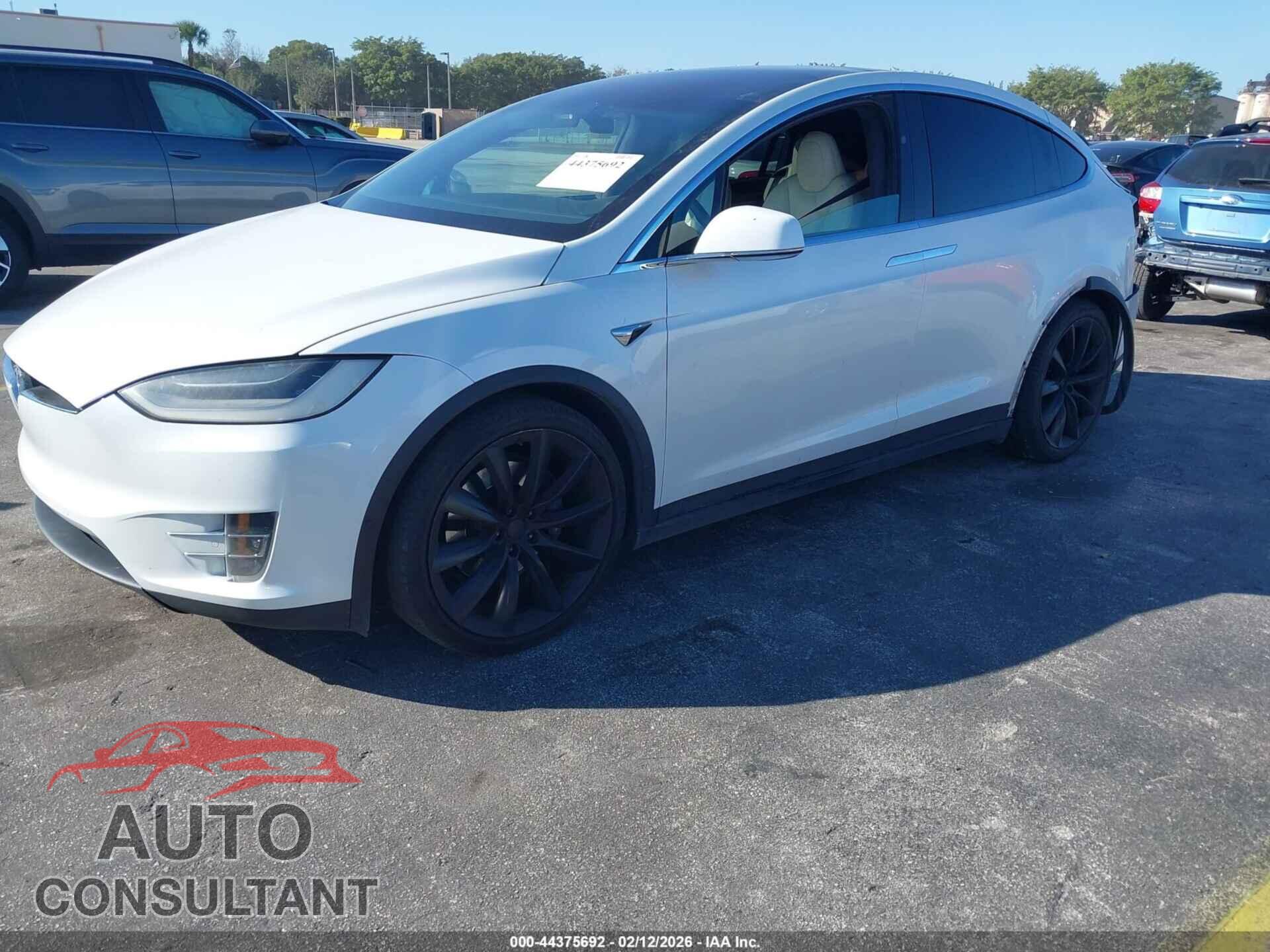 TESLA MODEL X 2020 - 5YJXCAE20LF243934