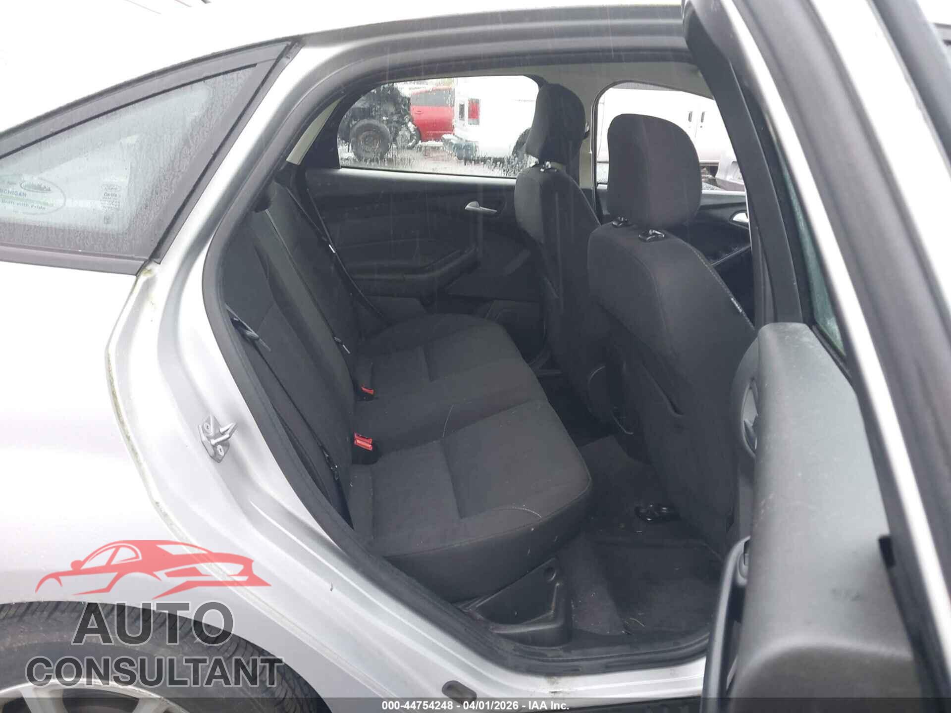 FORD FOCUS 2016 - 1FADP3F24GL347823