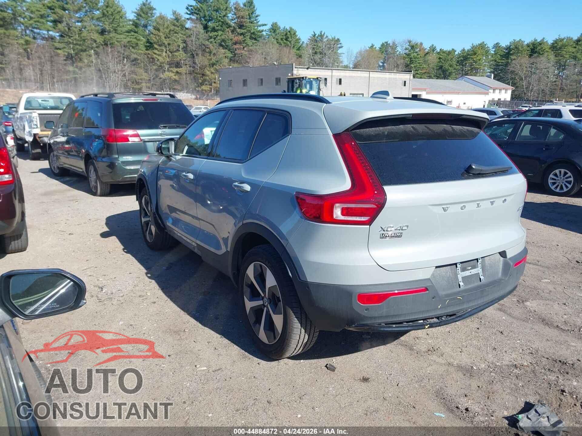 VOLVO XC40 2025 - YV4L12UC1S2582821