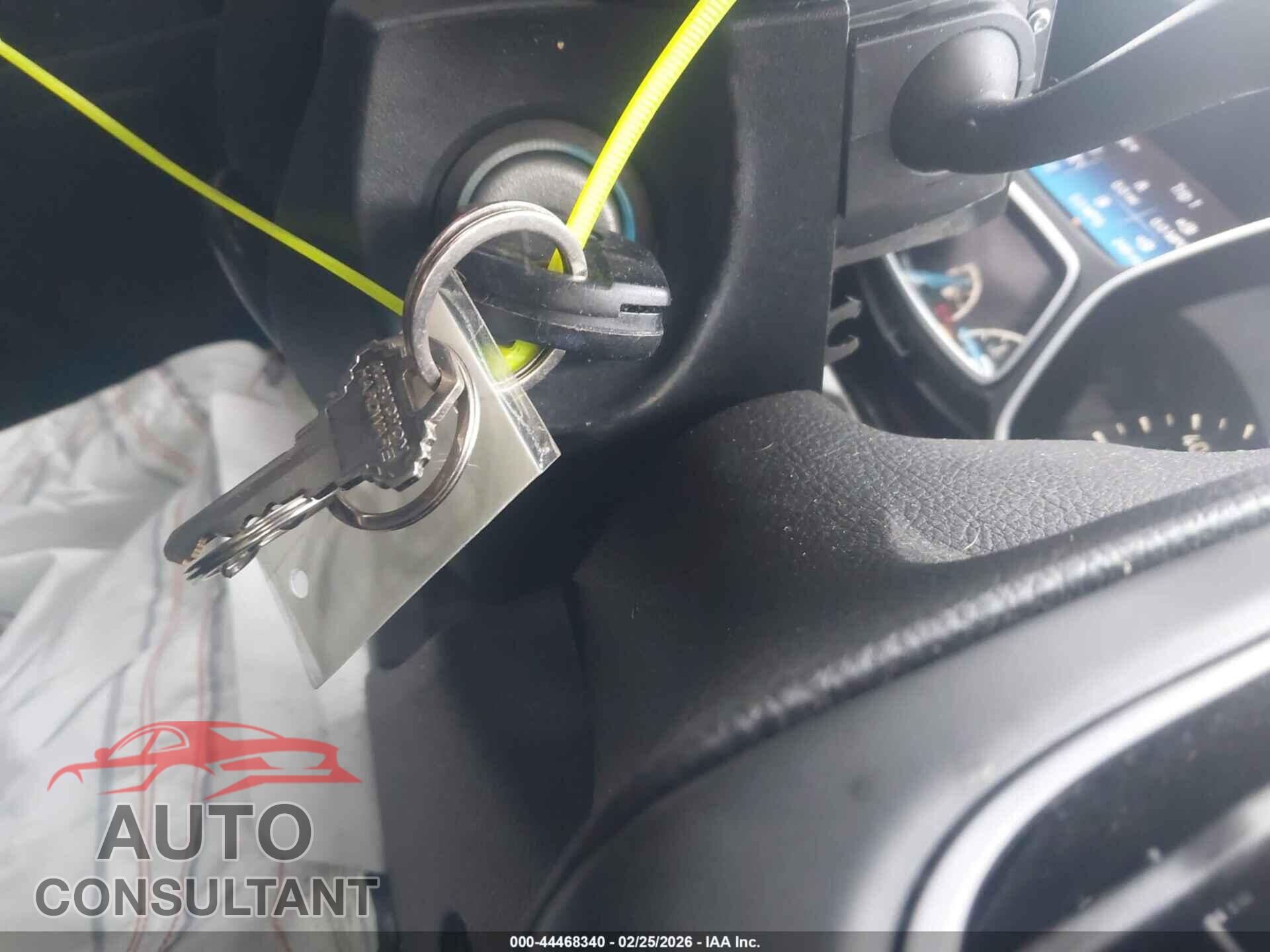 FORD FOCUS 2017 - 1FADP3F22HL326423