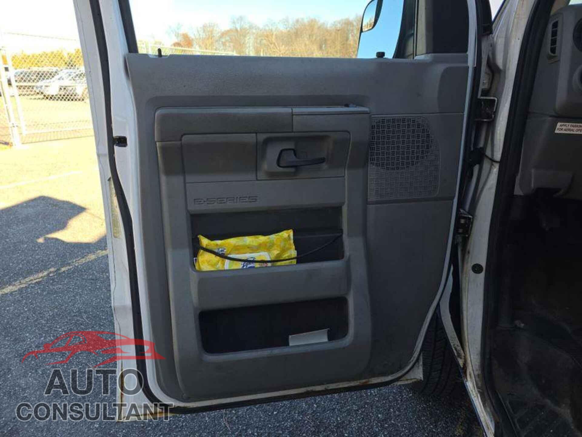FORD E-350 SUPER DUTY 2013 - 1FDSE3EL1DDB07924
