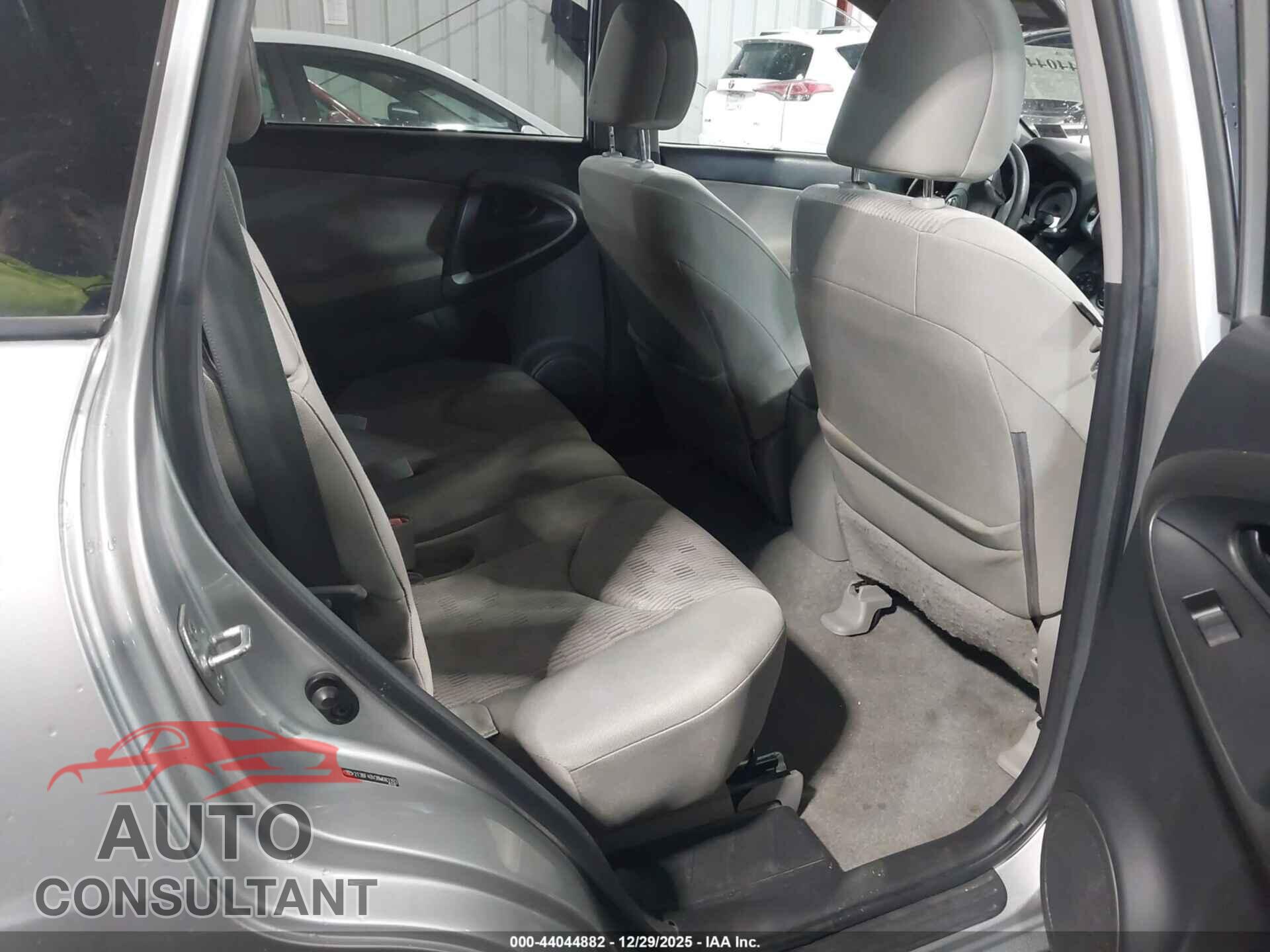 TOYOTA RAV4 2011 - 2T3BF4DV3BW083393