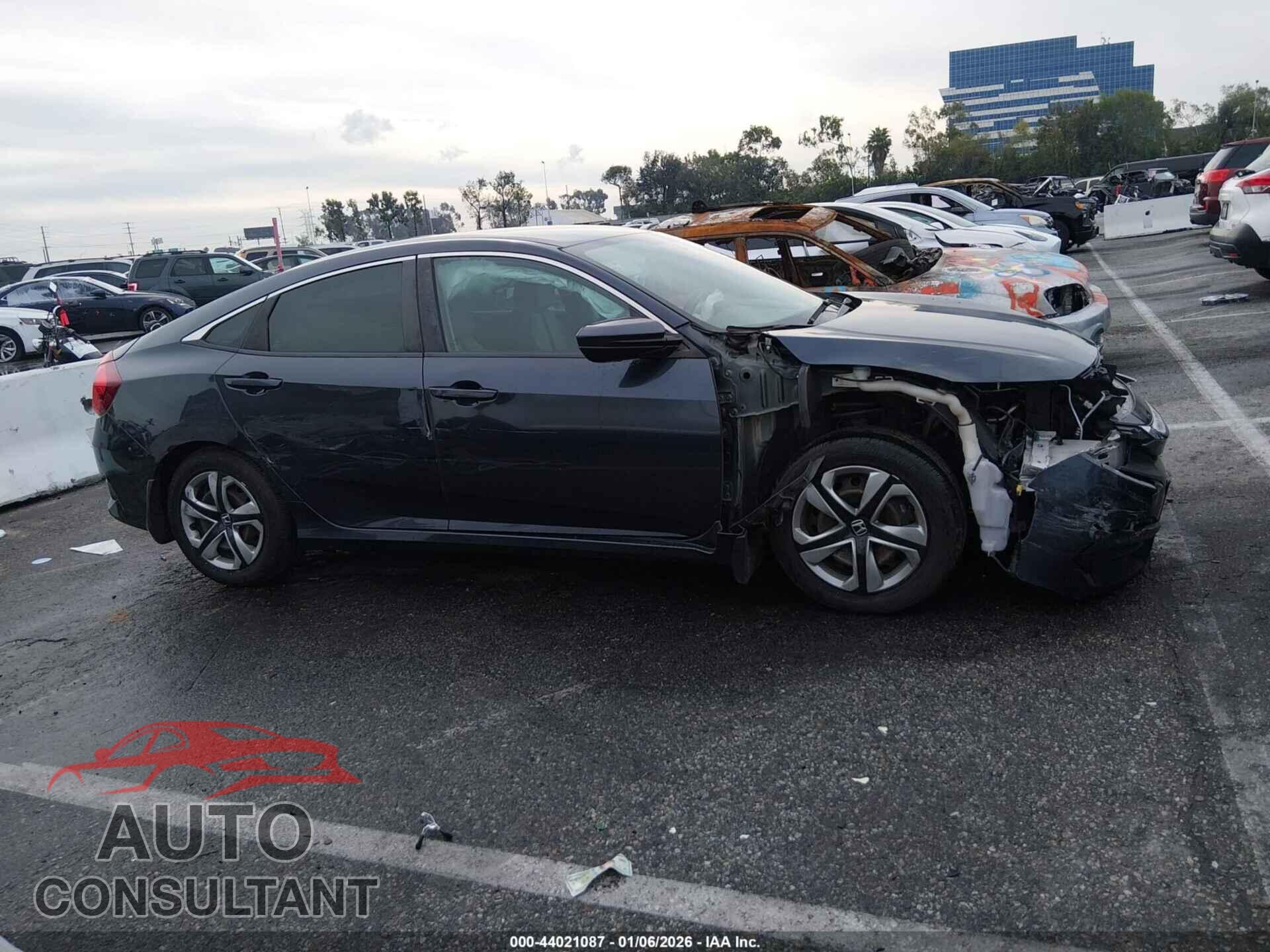 HONDA CIVIC 2018 - 2HGFC2F58JH603650