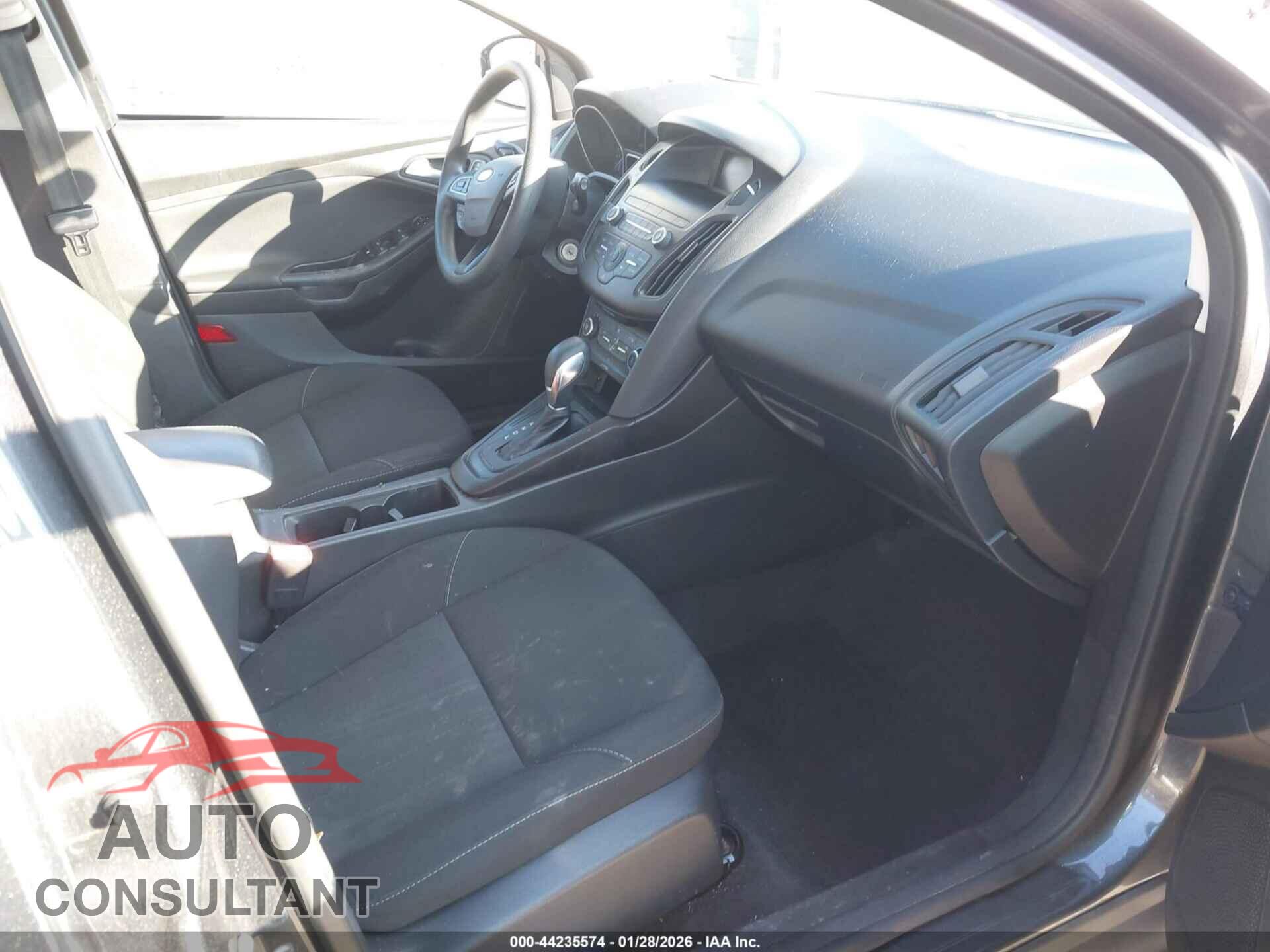 FORD FOCUS 2018 - 1FADP3K27JL320029