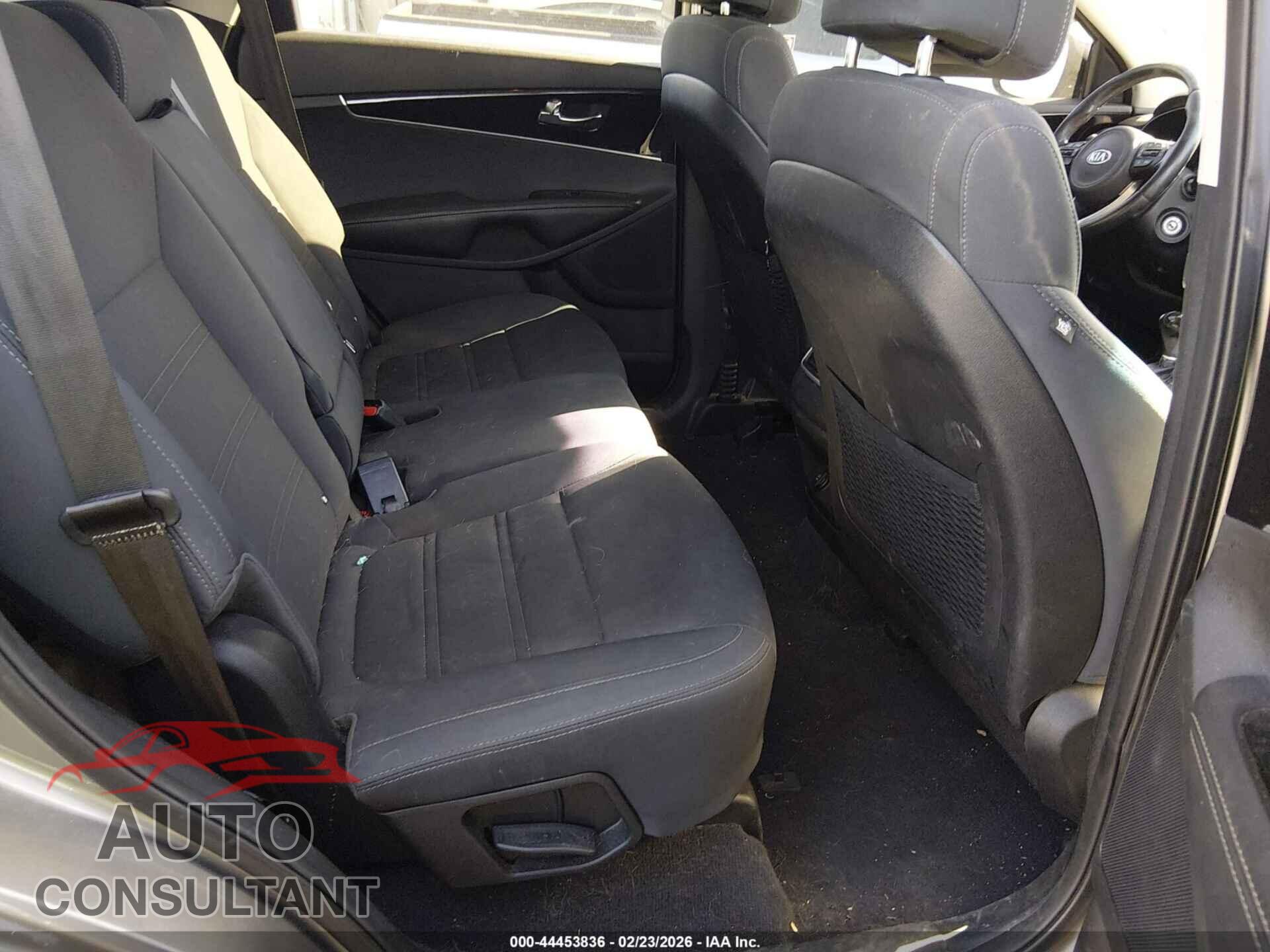 KIA SORENTO 2017 - 5XYPG4A3XHG211948