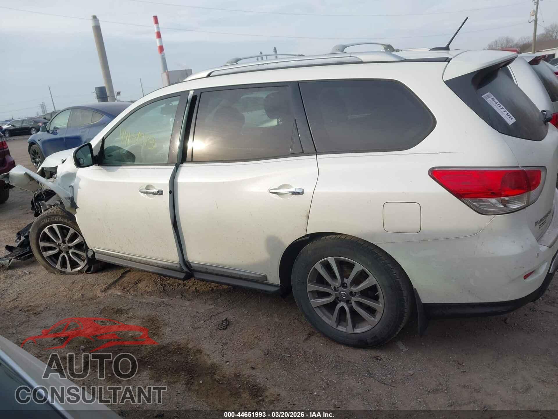 NISSAN PATHFINDER 2015 - 5N1AR2MN6FC723219