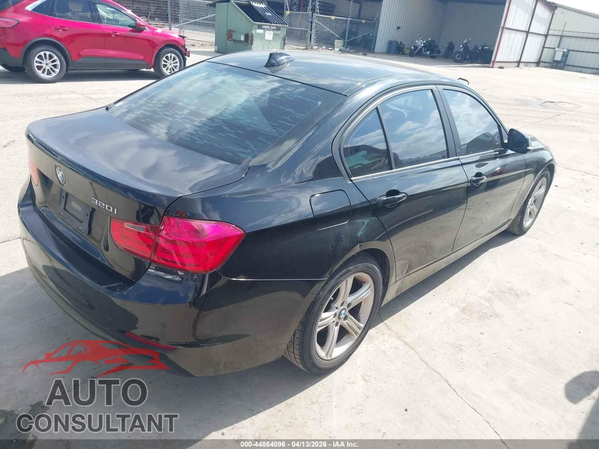 BMW 320I 2015 - WBA3B1G50FNT01794
