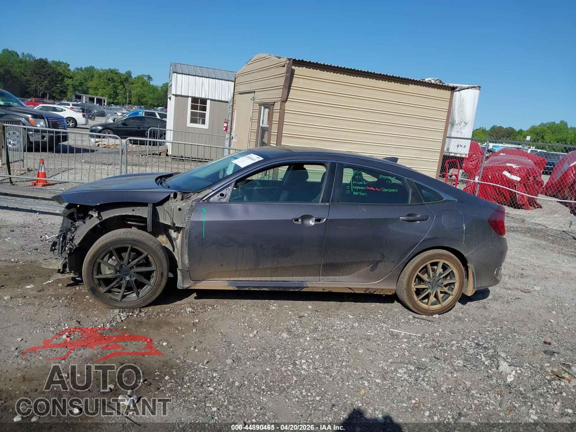 HONDA CIVIC 2018 - 2HGFC2F74JH558675