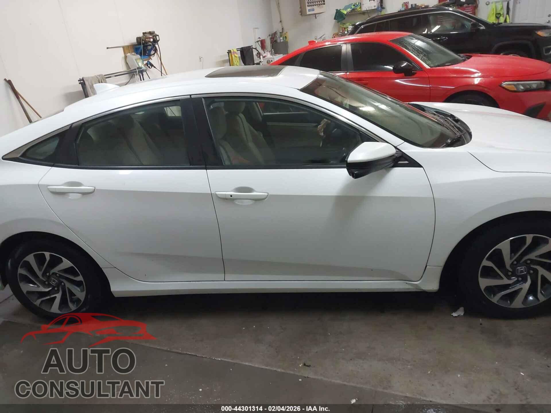 HONDA CIVIC 2017 - 19XFC2F77HE045327