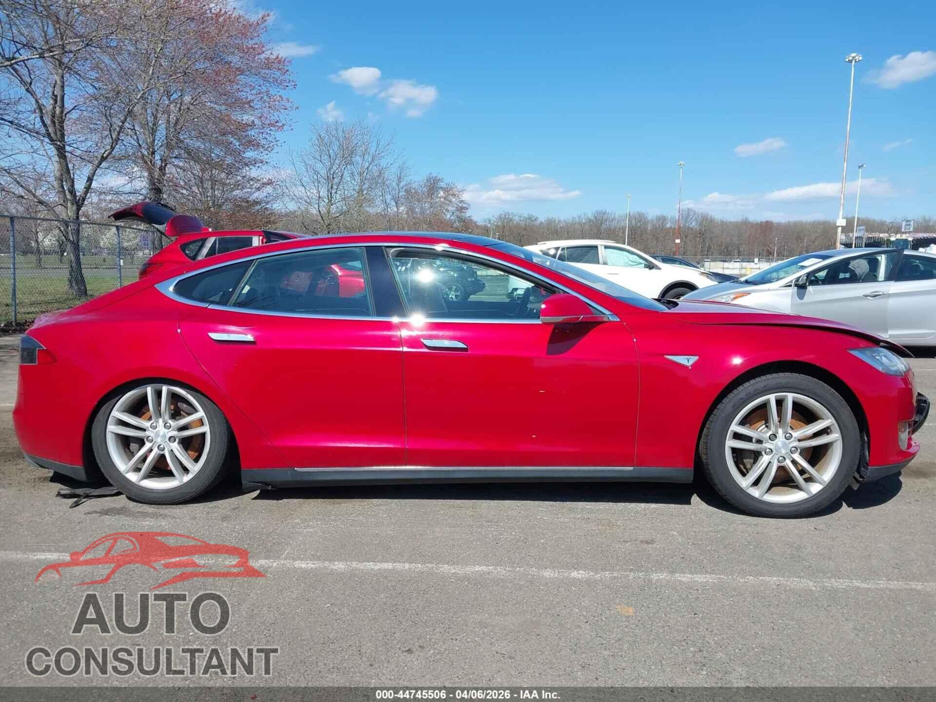TESLA MODEL S 2013 - 5YJSA1CN1DFP24709