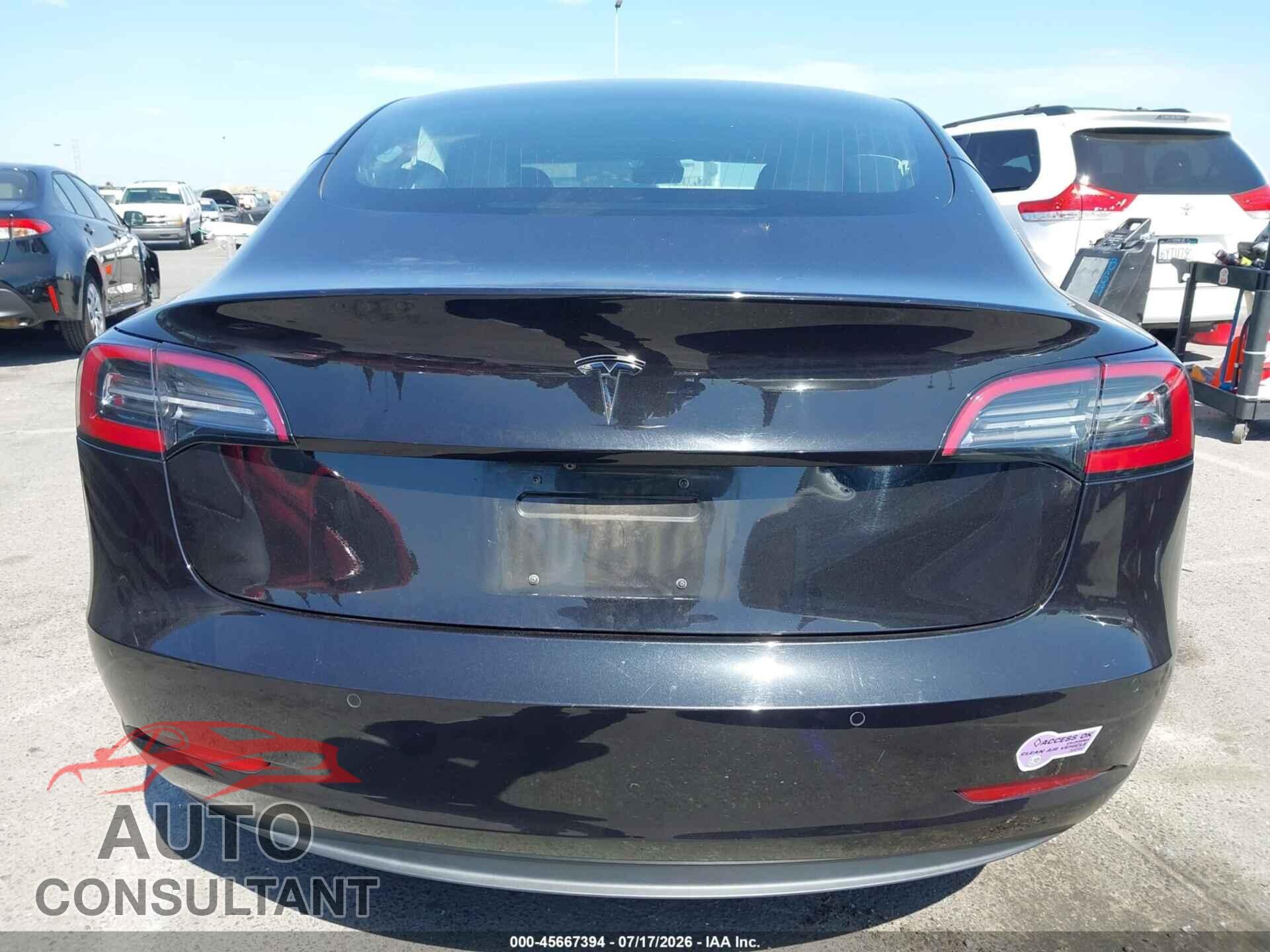 TESLA MODEL 3 2018 - 5YJ3E1EA0JF070428