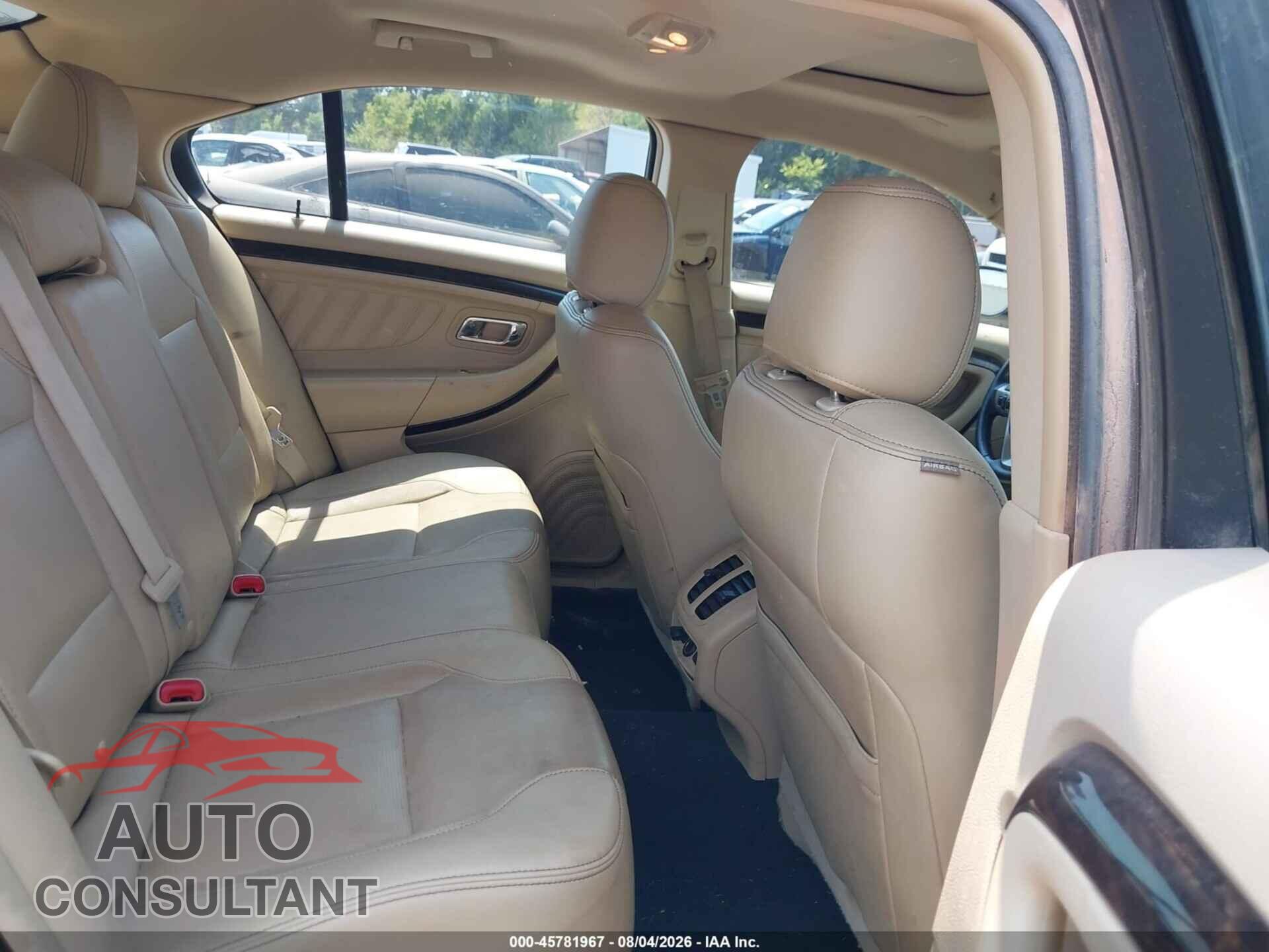 FORD TAURUS 2017 - 1FAHP2F81HG121586