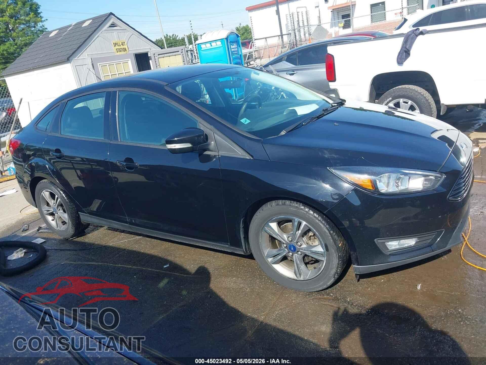 FORD FOCUS 2017 - 1FADP3FE4HL335196