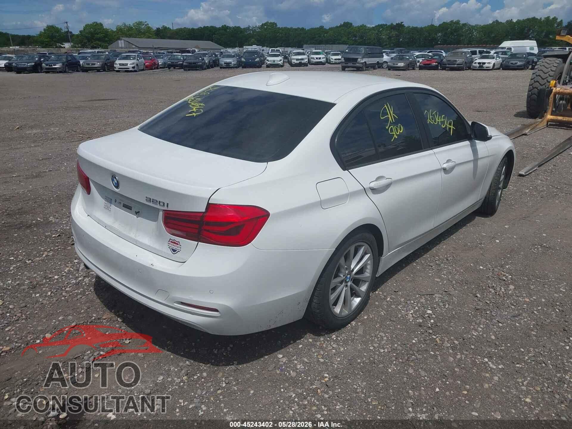 BMW 320I 2017 - WBA8E1G37HNU17573