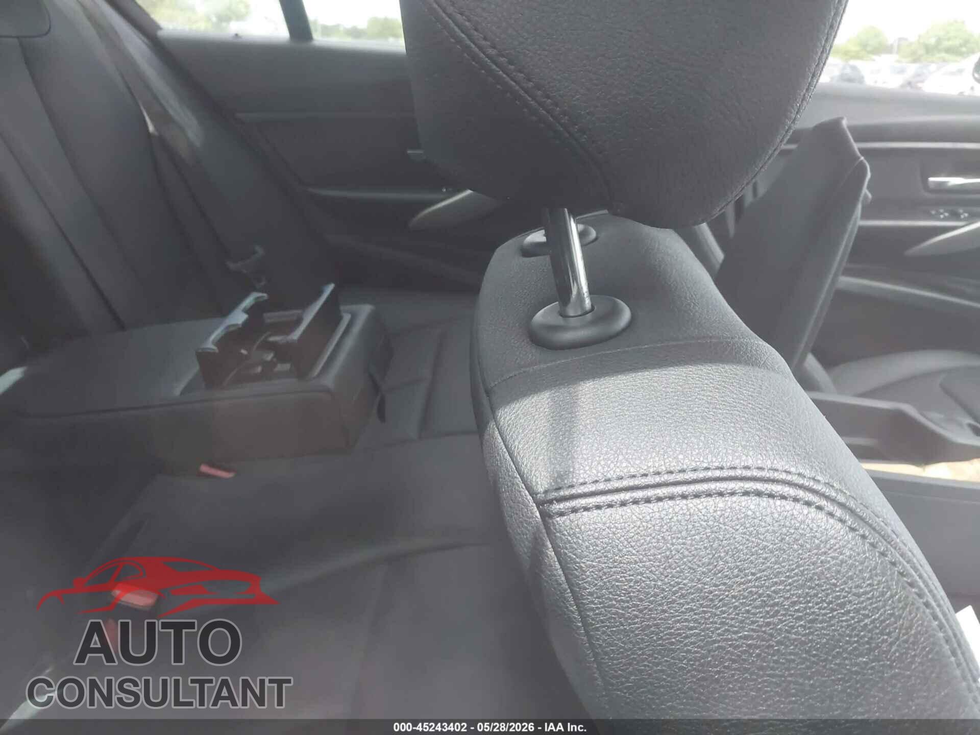 BMW 320I 2017 - WBA8E1G37HNU17573