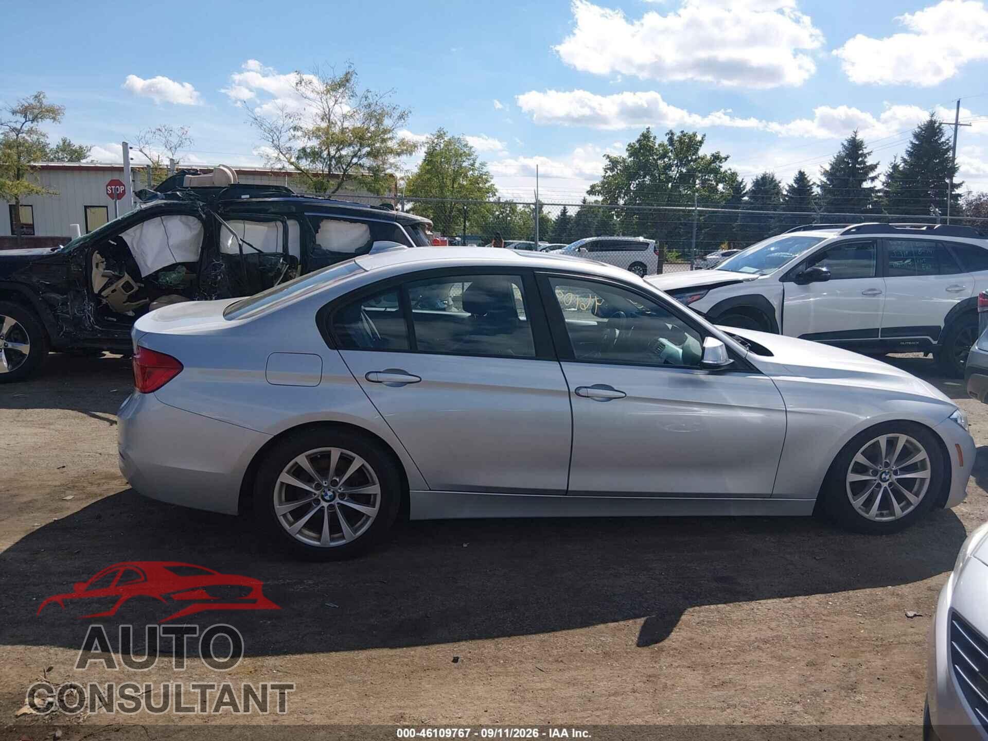 BMW 320I 2016 - WBA8E5G55GNU19832