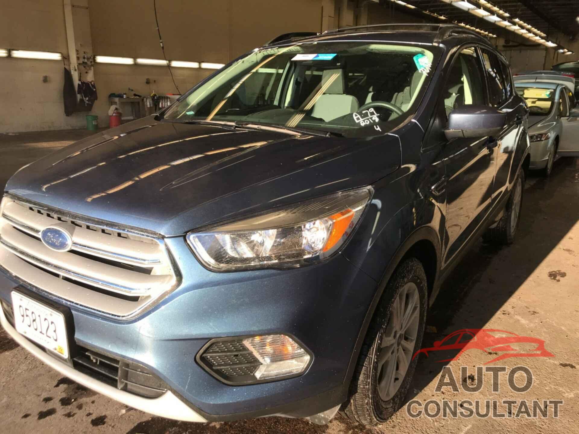FORD ESCAPE 2018 - 1FMCU9GD8JUB76475