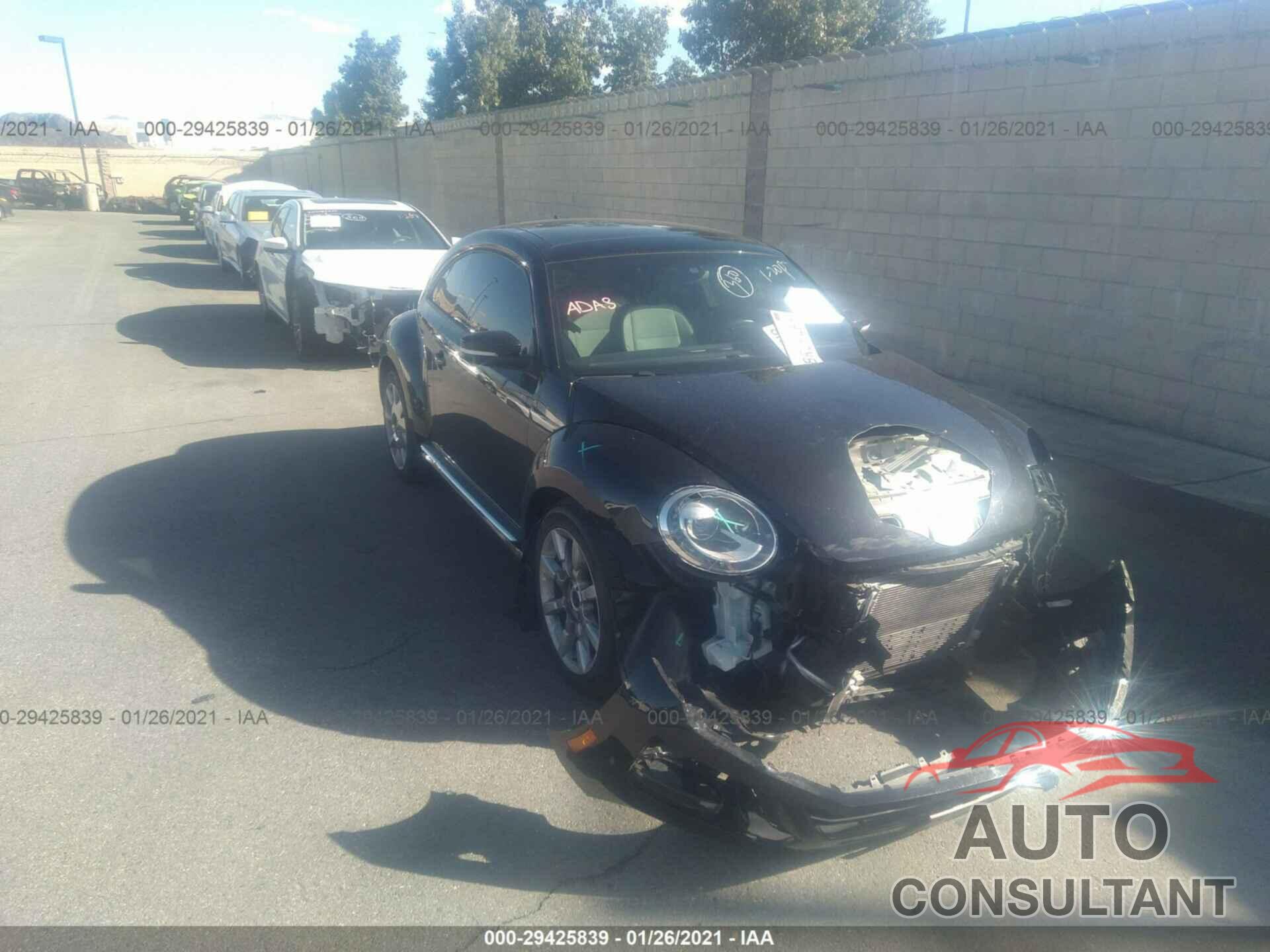 VOLKSWAGEN BEETLE 2017 - 3VWJ17ATXHM613803