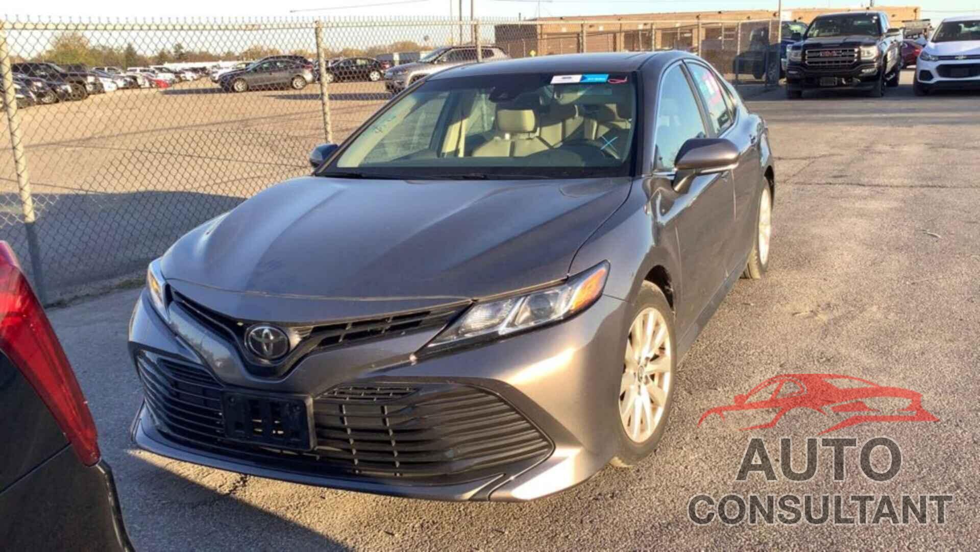 TOYOTA CAMRY 2018 - 4T1B11HK8JU534600