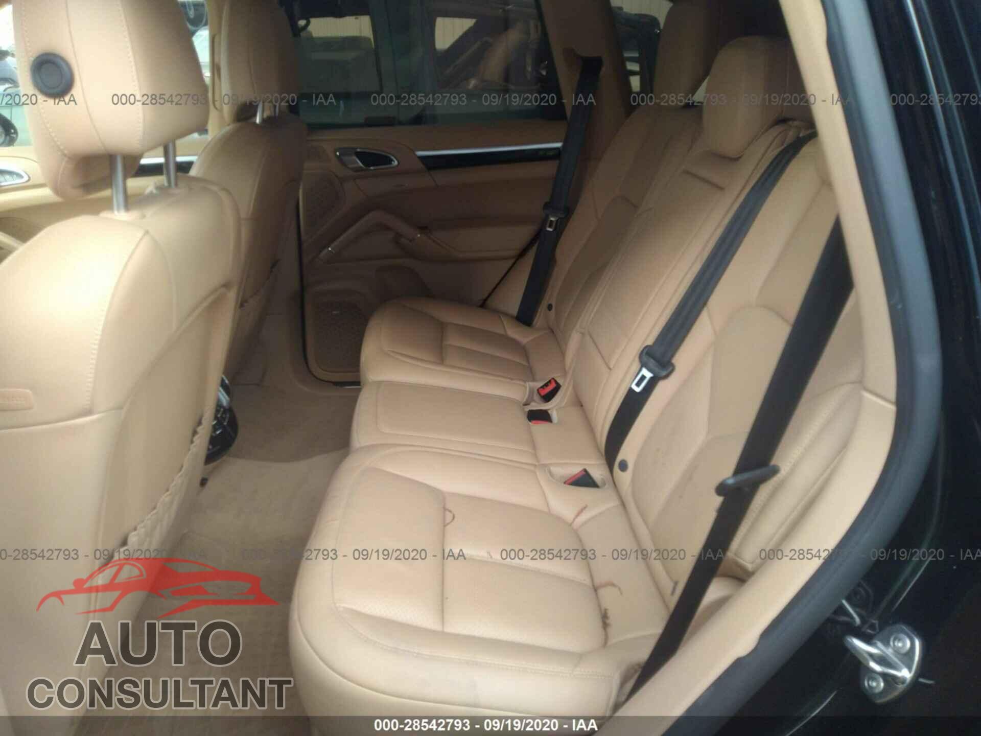 PORSCHE CAYENNE 2016 - WP1AA2A26GLA11136