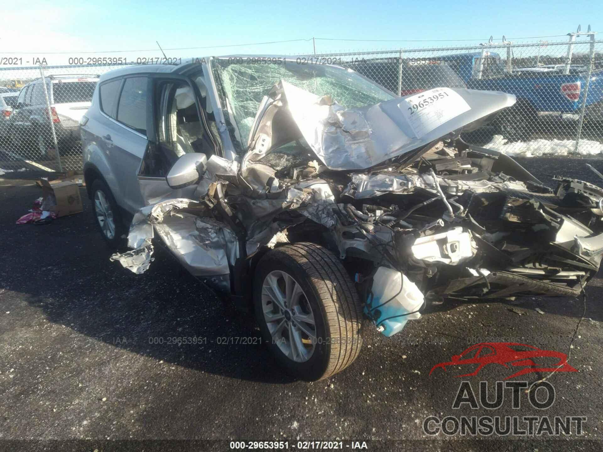 FORD ESCAPE 2017 - 1FMCU0GD9HUB99947