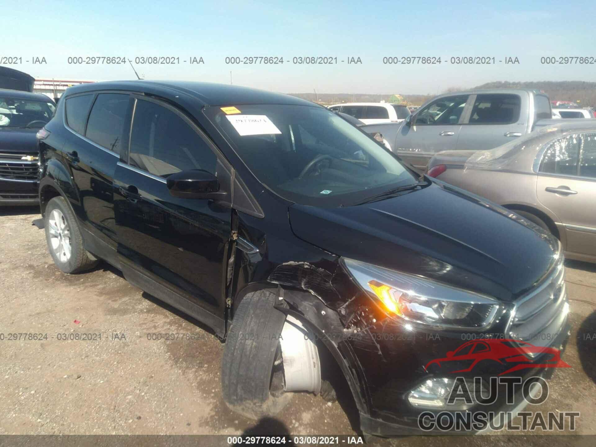 FORD ESCAPE 2017 - 1FMCU9GD4HUD43151