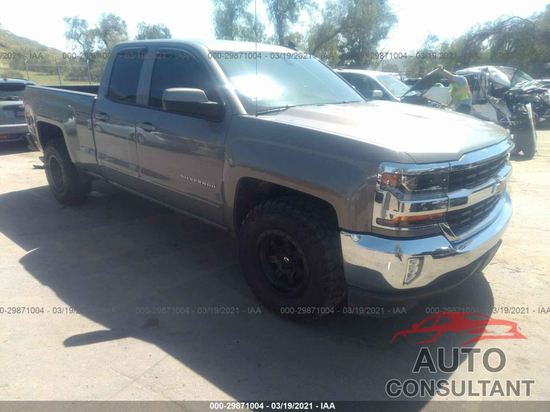 CHEVROLET SILVERADO 1500 2017 - 1GCRCREC4HZ185568