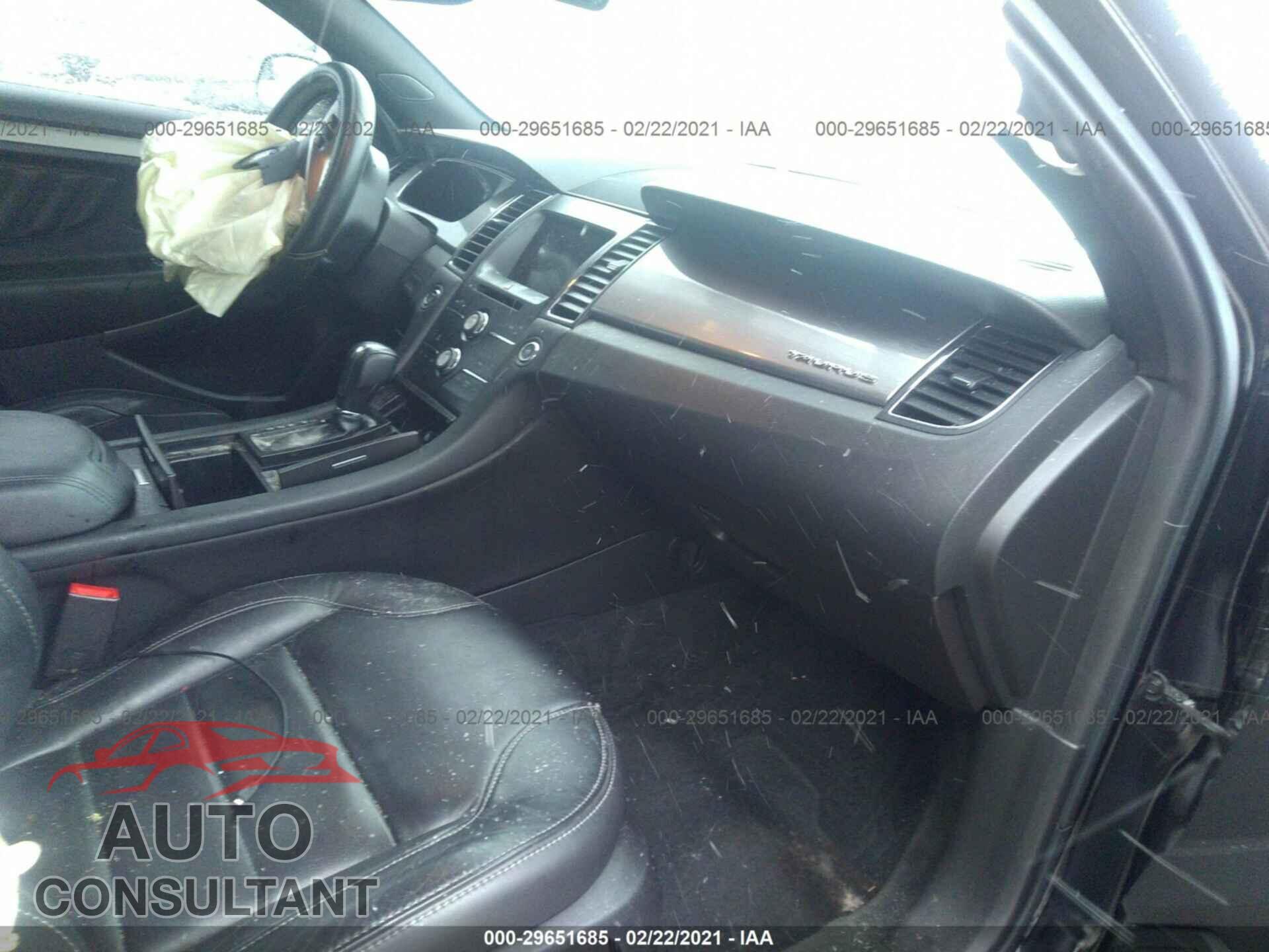 FORD TAURUS 2017 - 1FAHP2E82HG104846
