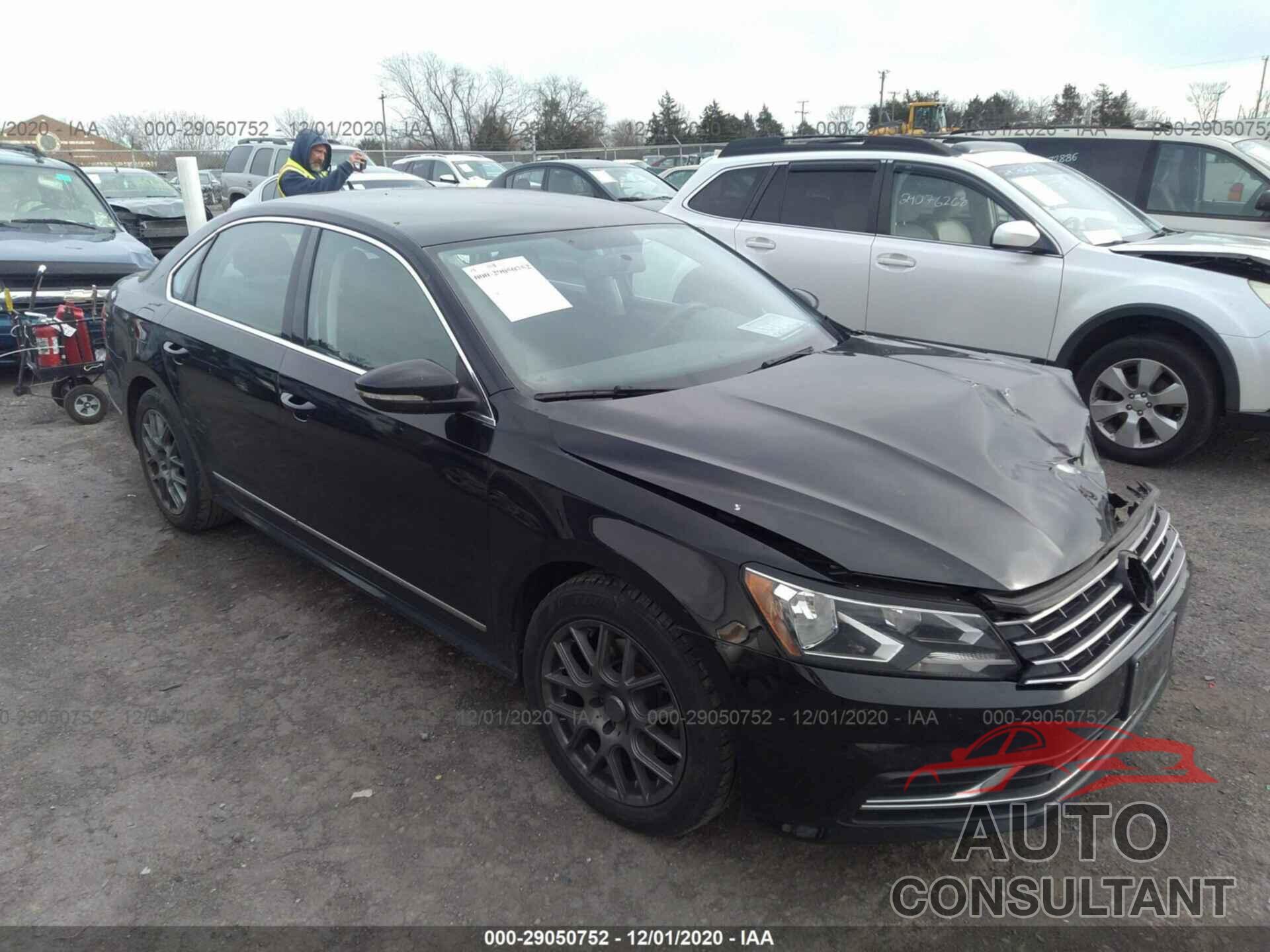 VOLKSWAGEN PASSAT 2016 - 1VWAT7A34GC041542